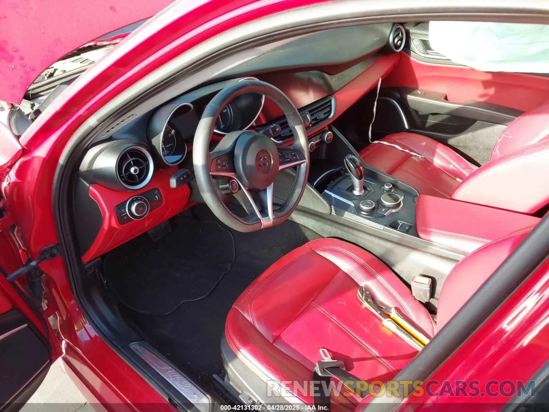 22 Photograph of a damaged car ZARFAMAN8K7621009 ALFA ROMEO GIULIA 2019