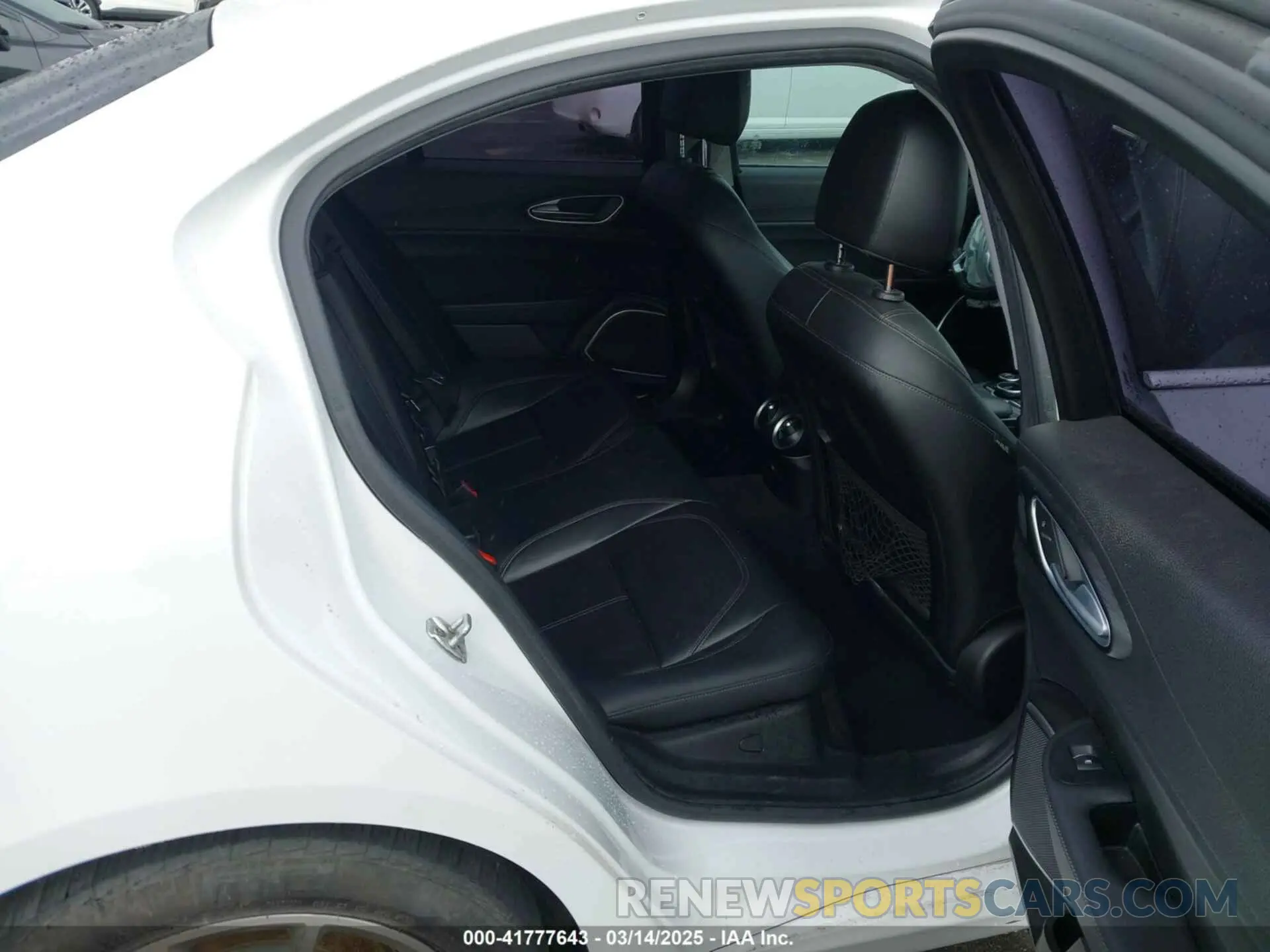 8 Photograph of a damaged car ZARFAMANXK7600498 ALFA ROMEO GIULIA 2019