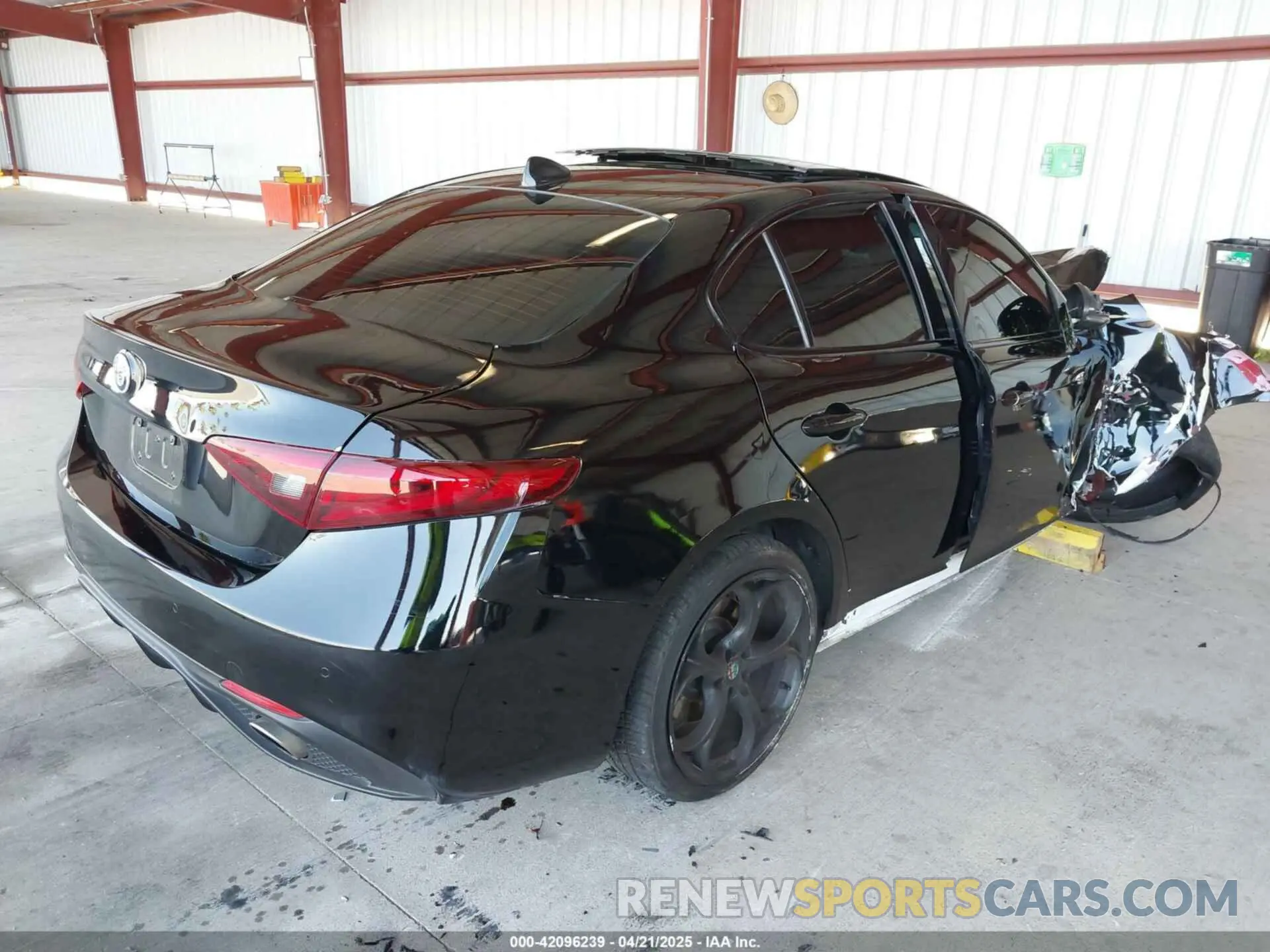 4 Photograph of a damaged car ZARFAMBN1K7607807 ALFA ROMEO GIULIA 2019
