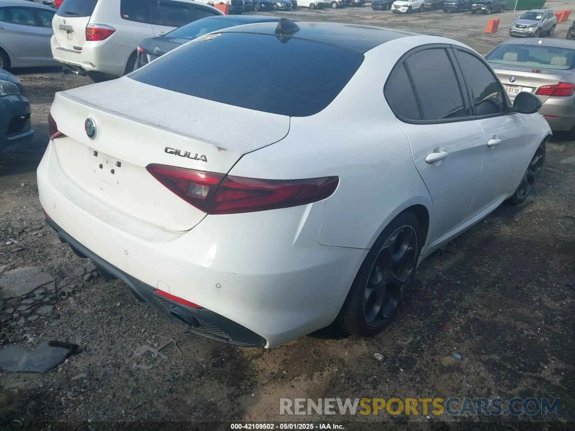 4 Photograph of a damaged car ZARFAMBN1K7621464 ALFA ROMEO GIULIA 2019