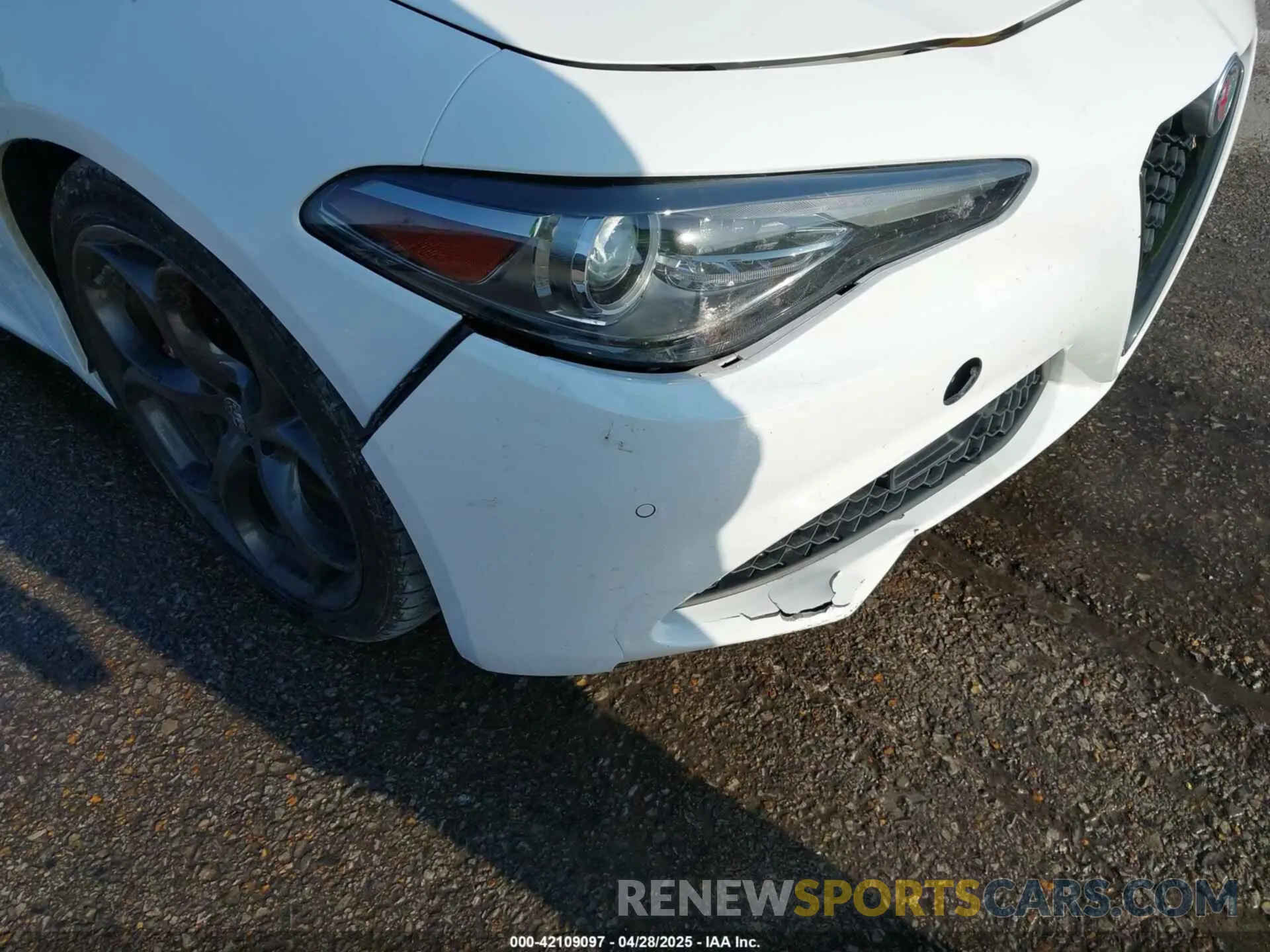 17 Photograph of a damaged car ZARFAMBN6K7601016 ALFA ROMEO GIULIA 2019