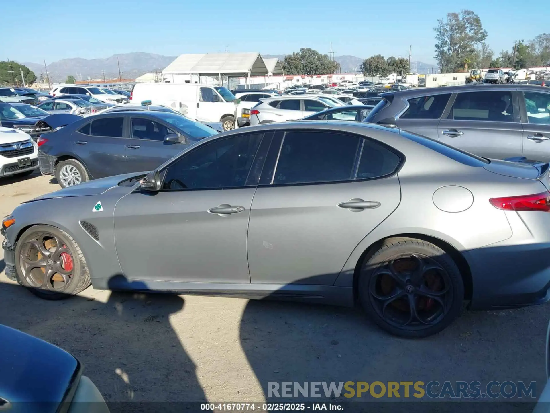 14 Photograph of a damaged car ZARFAMEV9K7614760 ALFA ROMEO GIULIA 2019