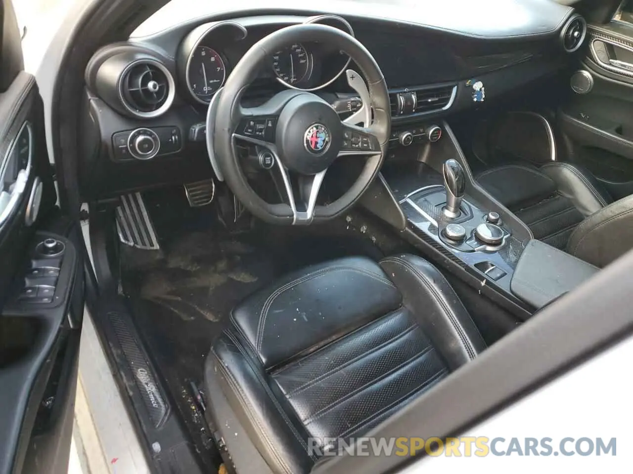 8 Photograph of a damaged car ZARFANBNXK7620366 ALFA ROMEO GIULIA 2019