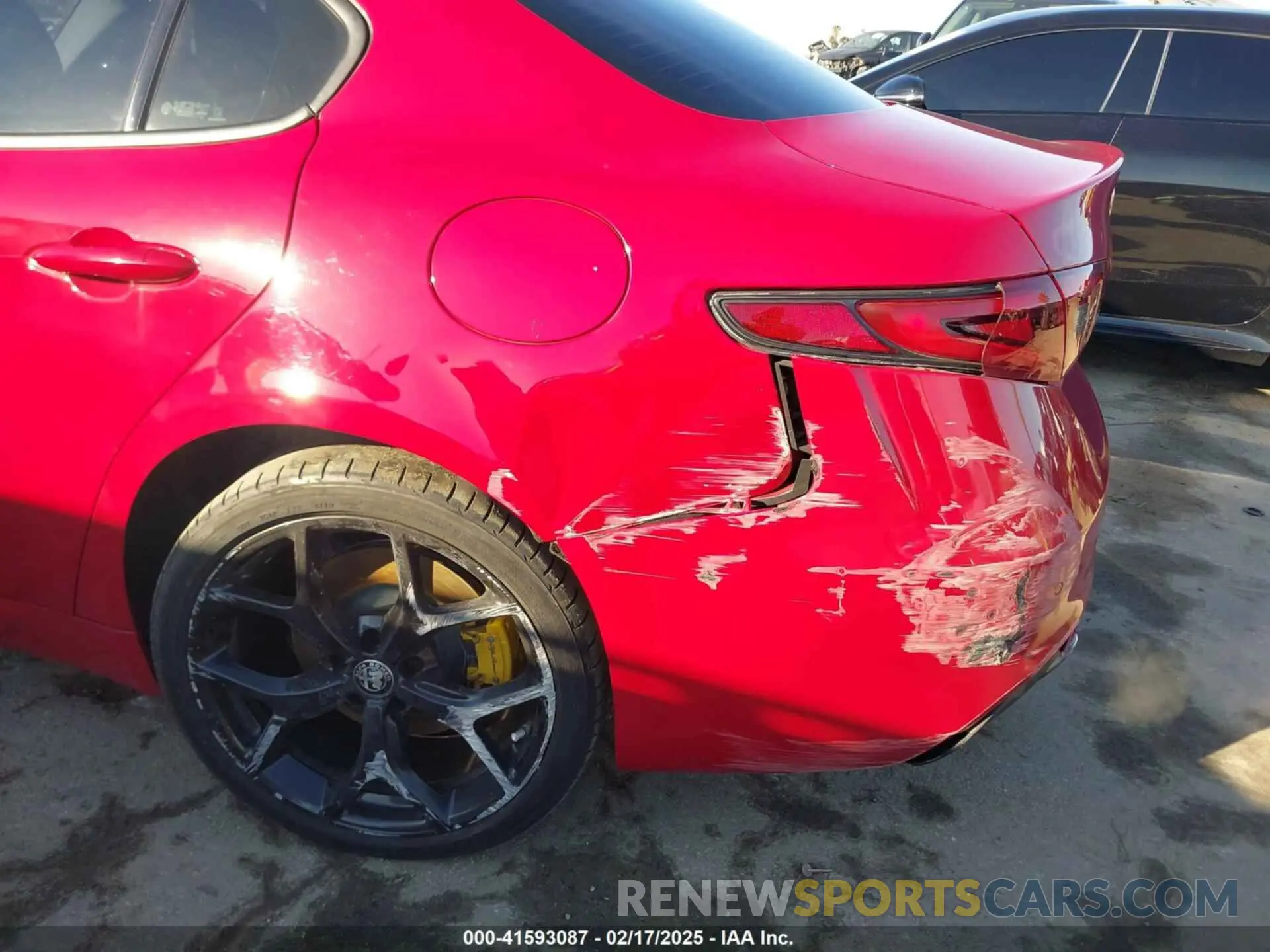 6 Photograph of a damaged car ZARFAMAN2L7636459 ALFA ROMEO GIULIA 2020