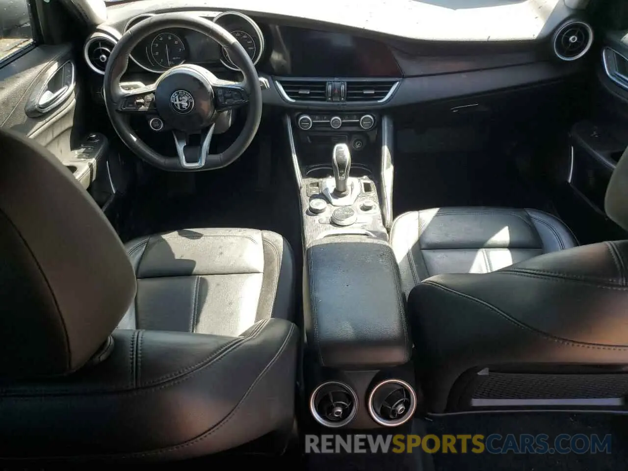8 Photograph of a damaged car ZARFAMAN4L7636429 ALFA ROMEO GIULIA 2020
