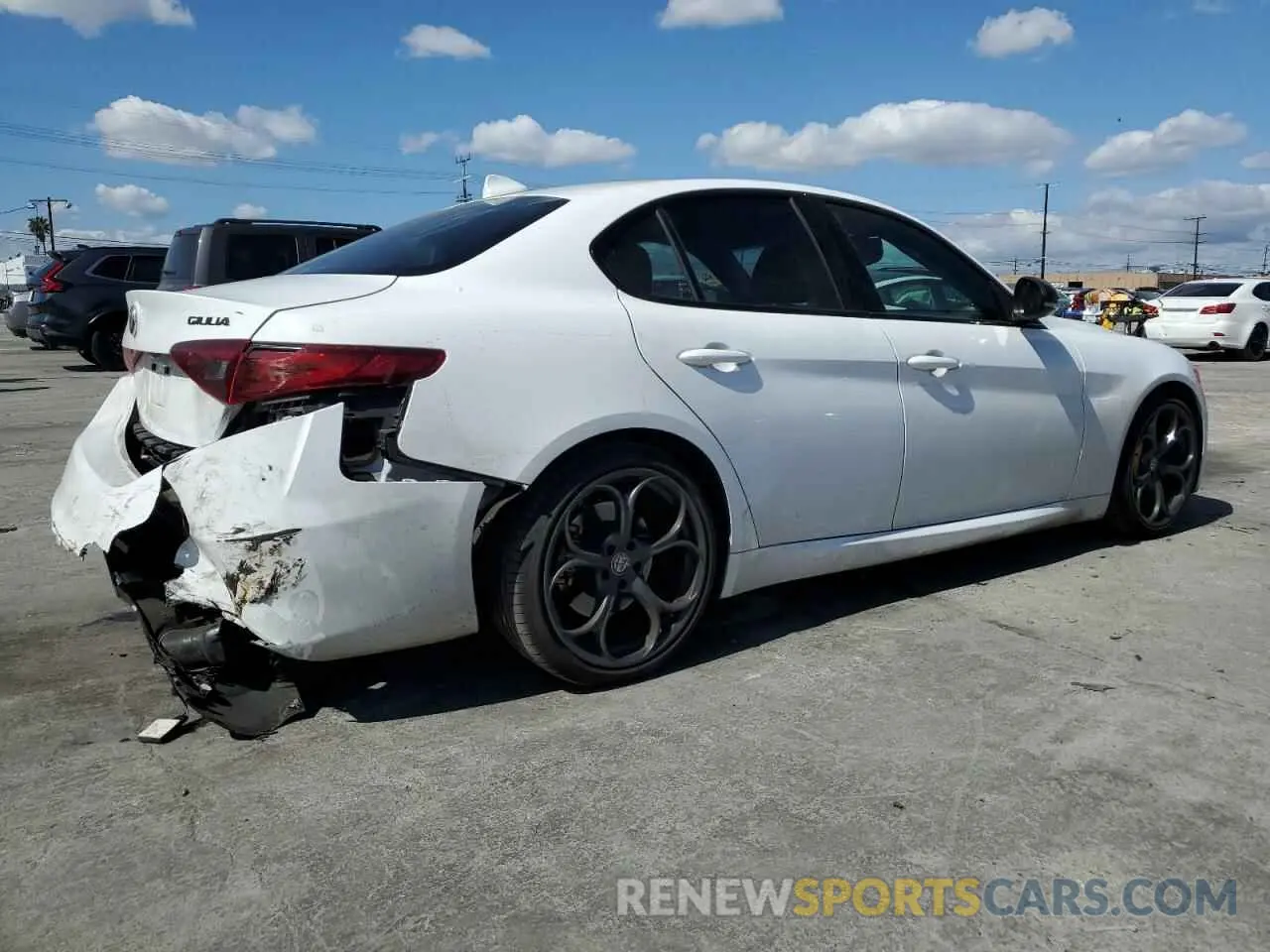 3 Photograph of a damaged car ZARFAMAN6L7626100 ALFA ROMEO GIULIA 2020