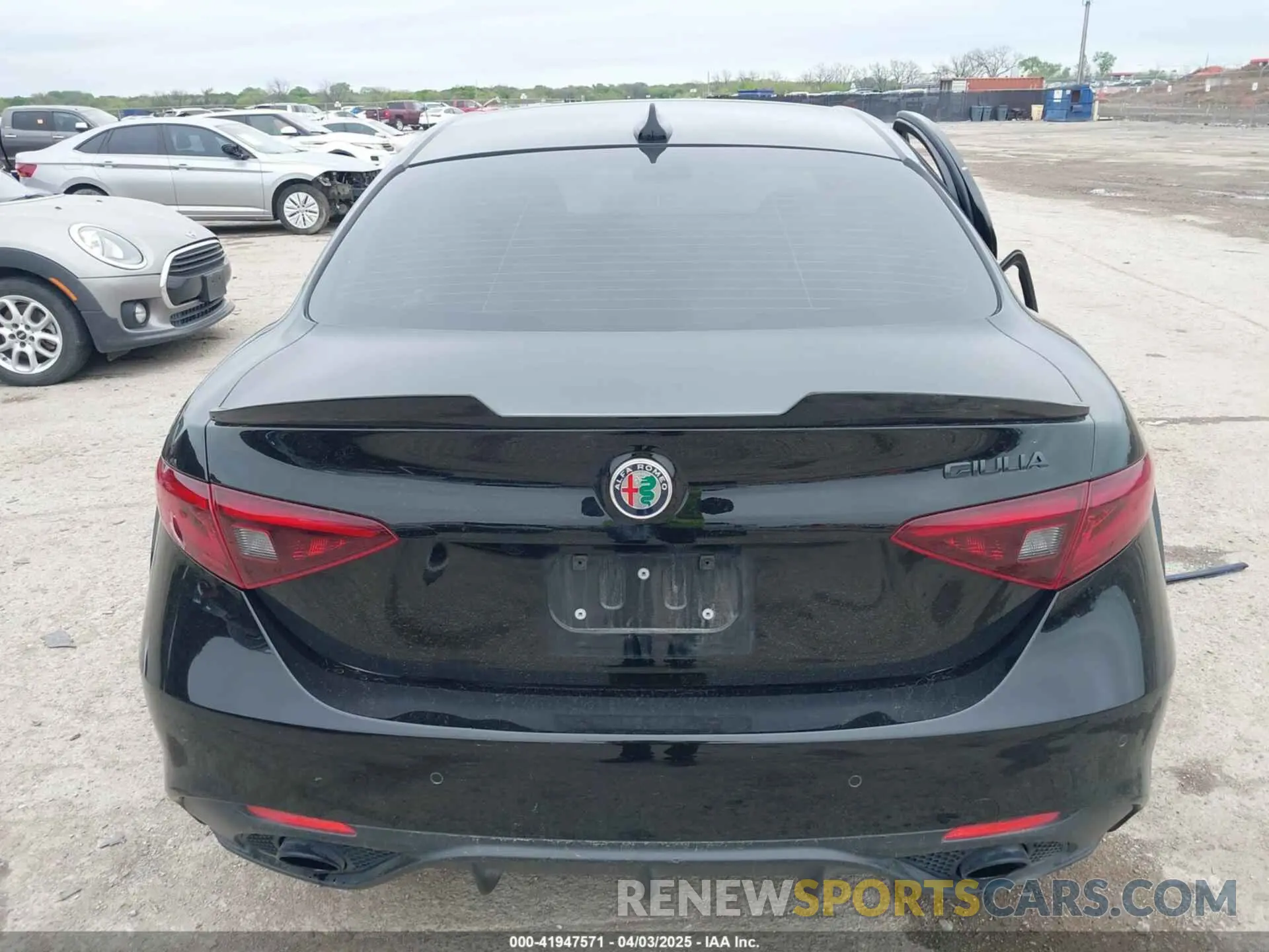 16 Photograph of a damaged car ZARFAMAN9L7637186 ALFA ROMEO GIULIA 2020