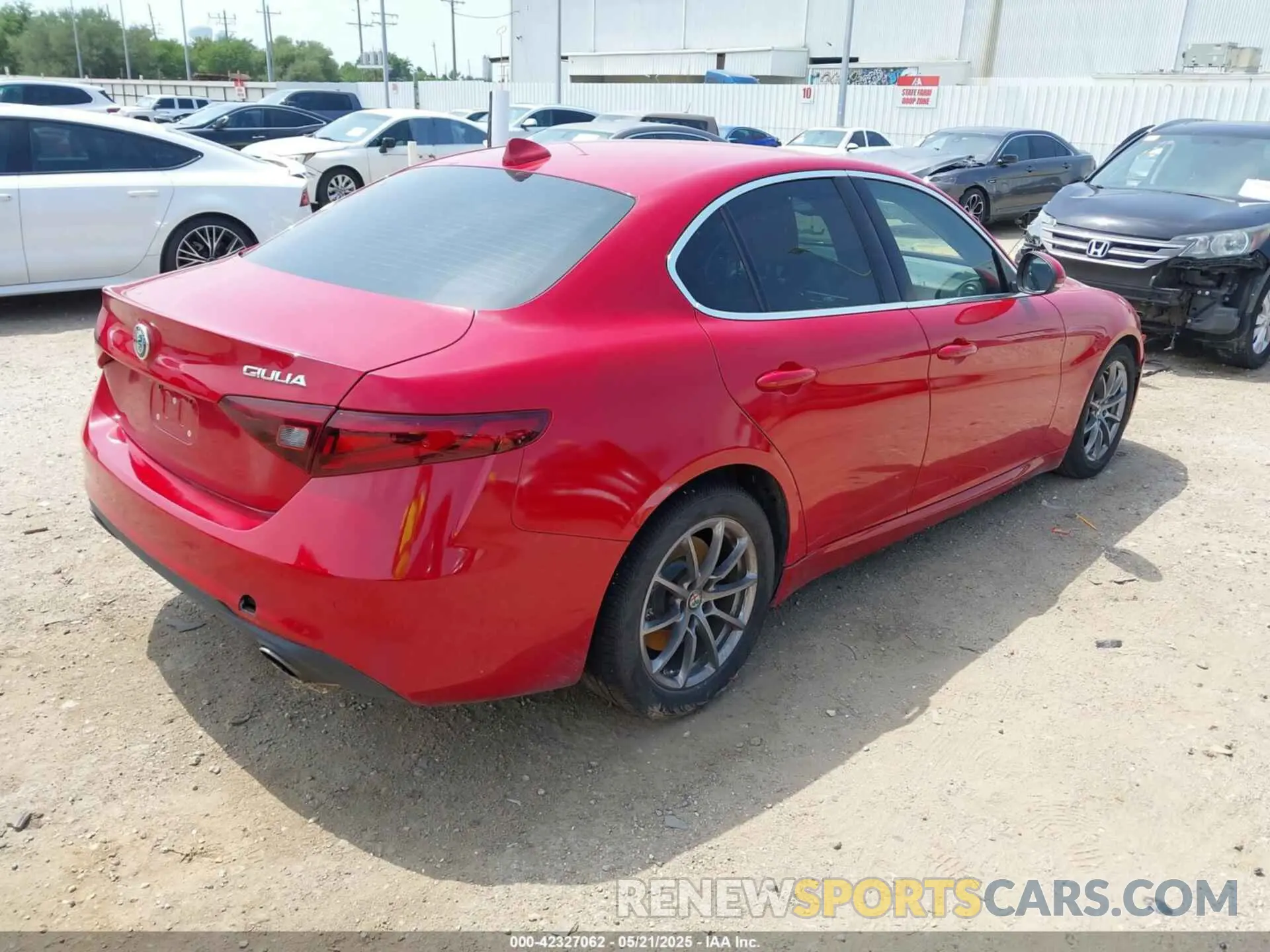 4 Photograph of a damaged car ZARFAMANXL7631509 ALFA ROMEO GIULIA 2020