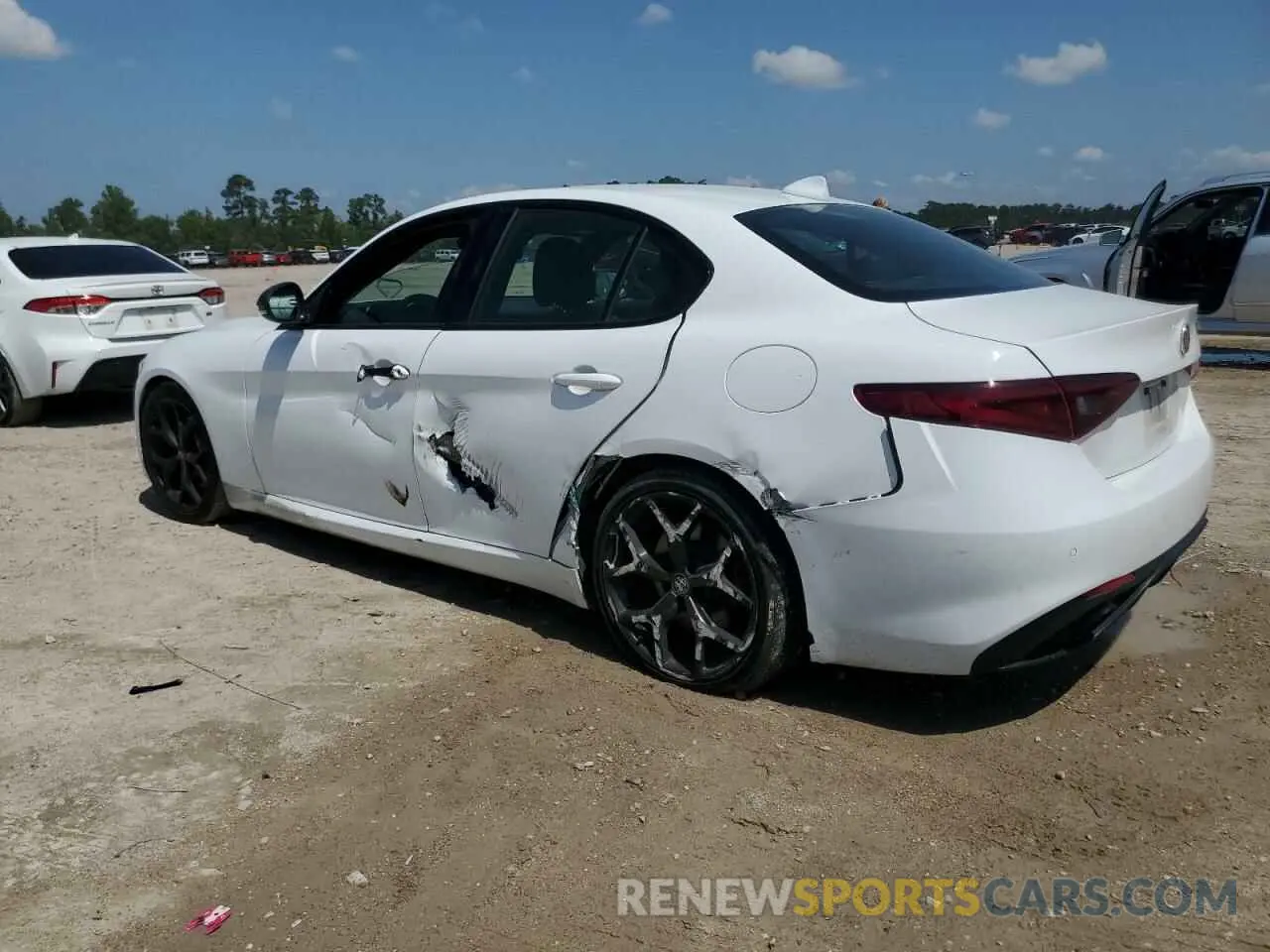 2 Photograph of a damaged car ZARFAMBN1L7636628 ALFA ROMEO GIULIA 2020