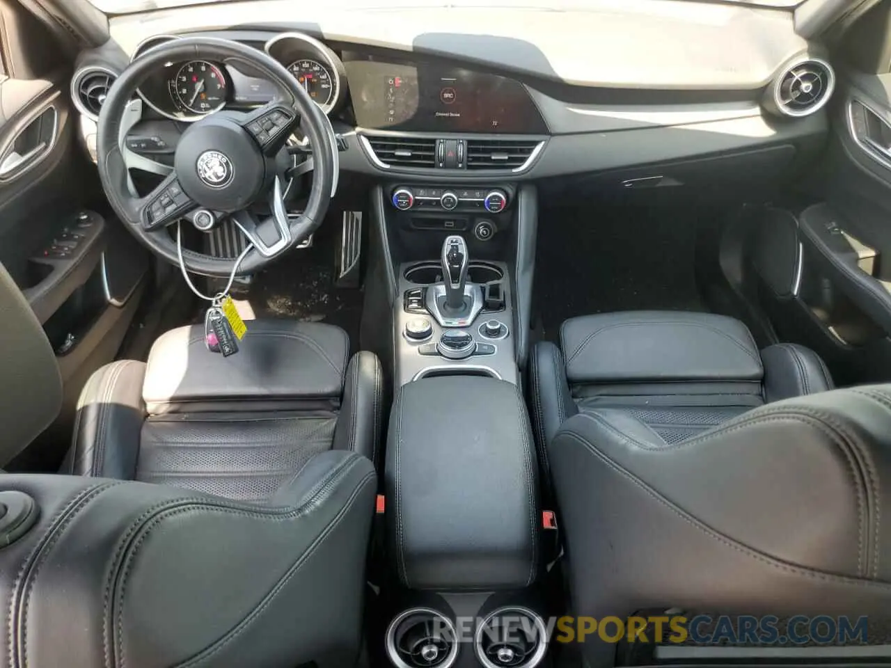 8 Photograph of a damaged car ZARFAMBN1L7636628 ALFA ROMEO GIULIA 2020