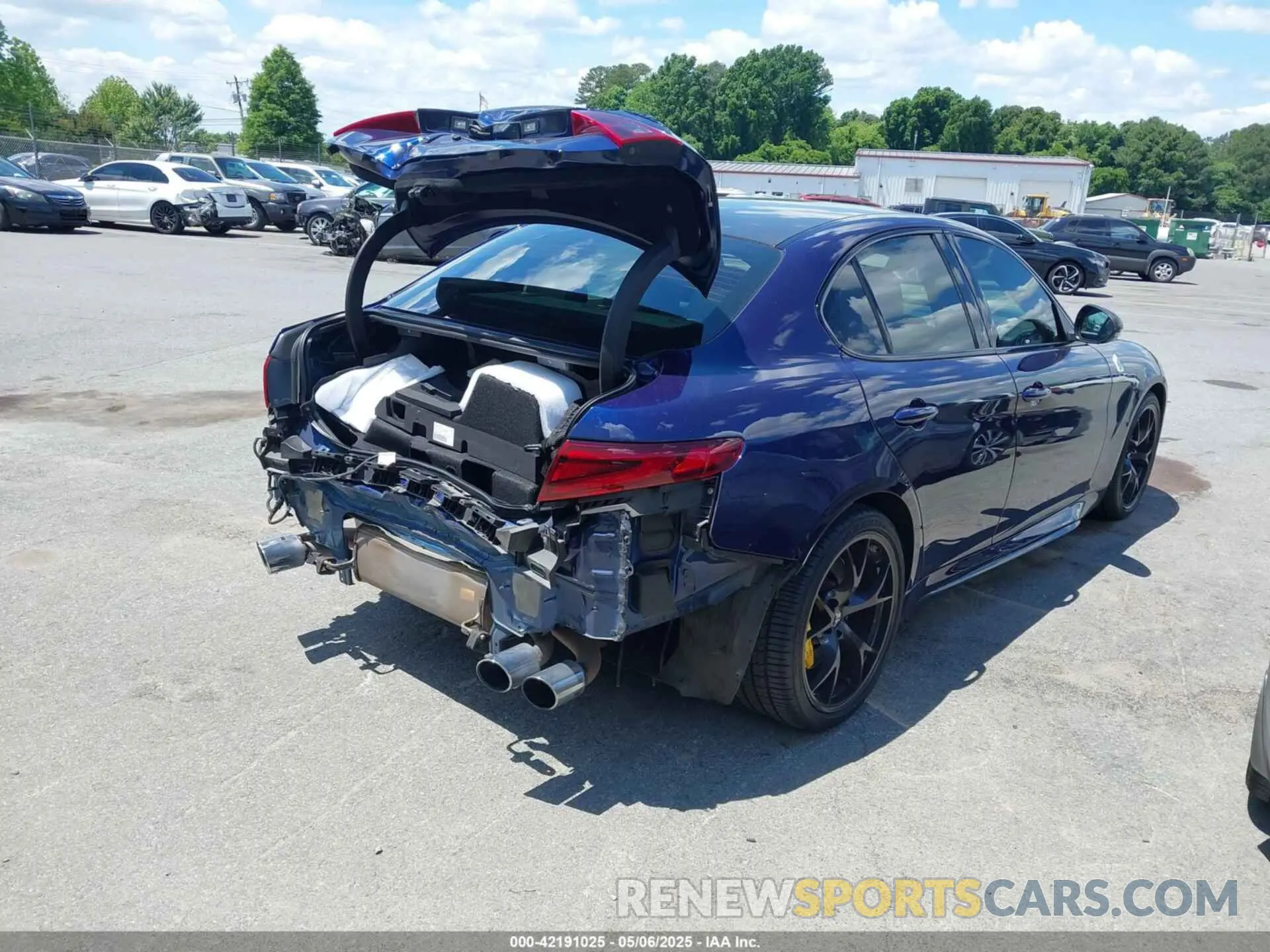 4 Photograph of a damaged car ZARFAMEV7L7632532 ALFA ROMEO GIULIA 2020