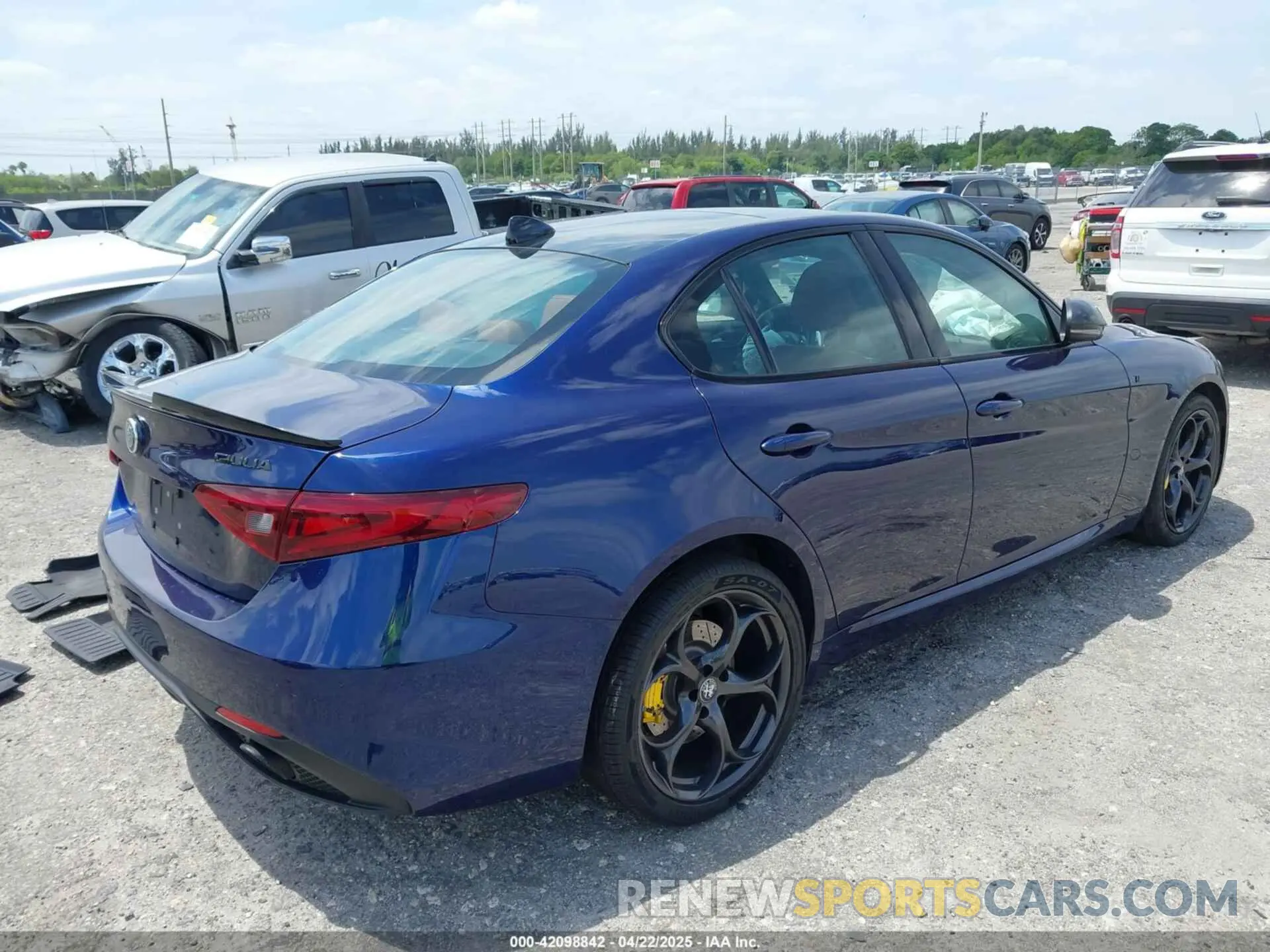 4 Photograph of a damaged car ZARFANBN0L7626372 ALFA ROMEO GIULIA 2020
