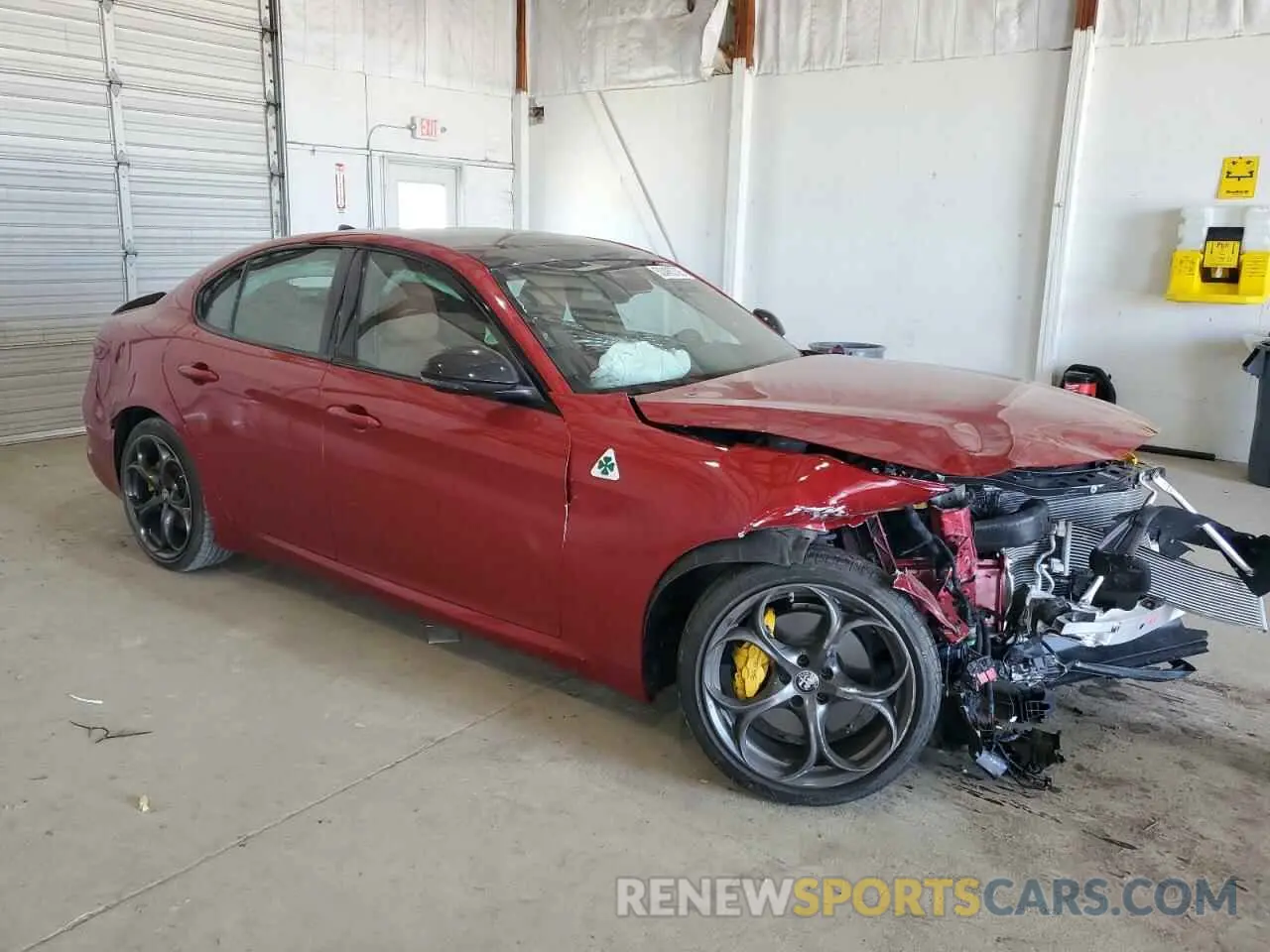4 Photograph of a damaged car ZARFANBN1L7636246 ALFA ROMEO GIULIA 2020