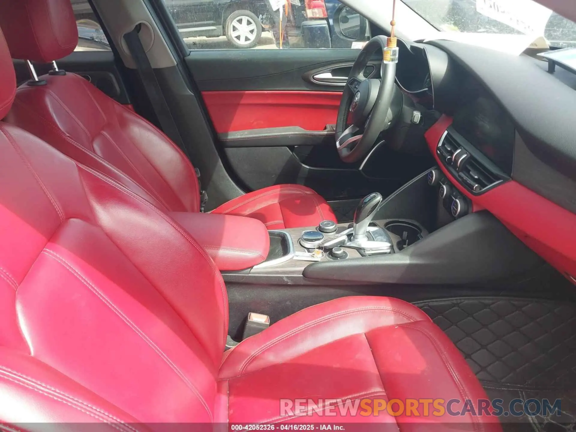 5 Photograph of a damaged car ZARFANBN5L7625380 ALFA ROMEO GIULIA 2020
