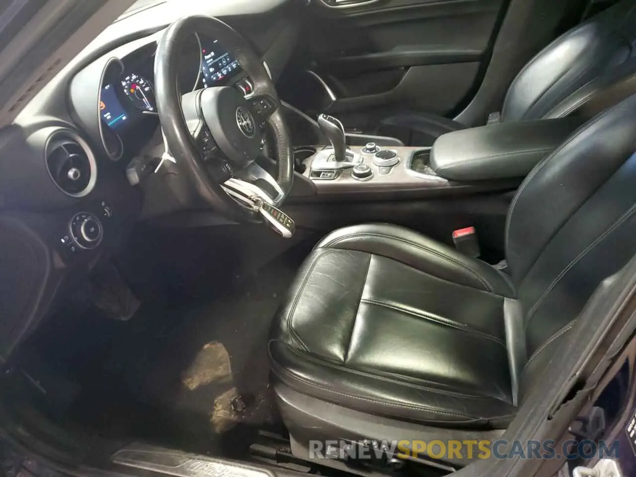 7 Photograph of a damaged car ZARFANBN9L7626533 ALFA ROMEO GIULIA 2020