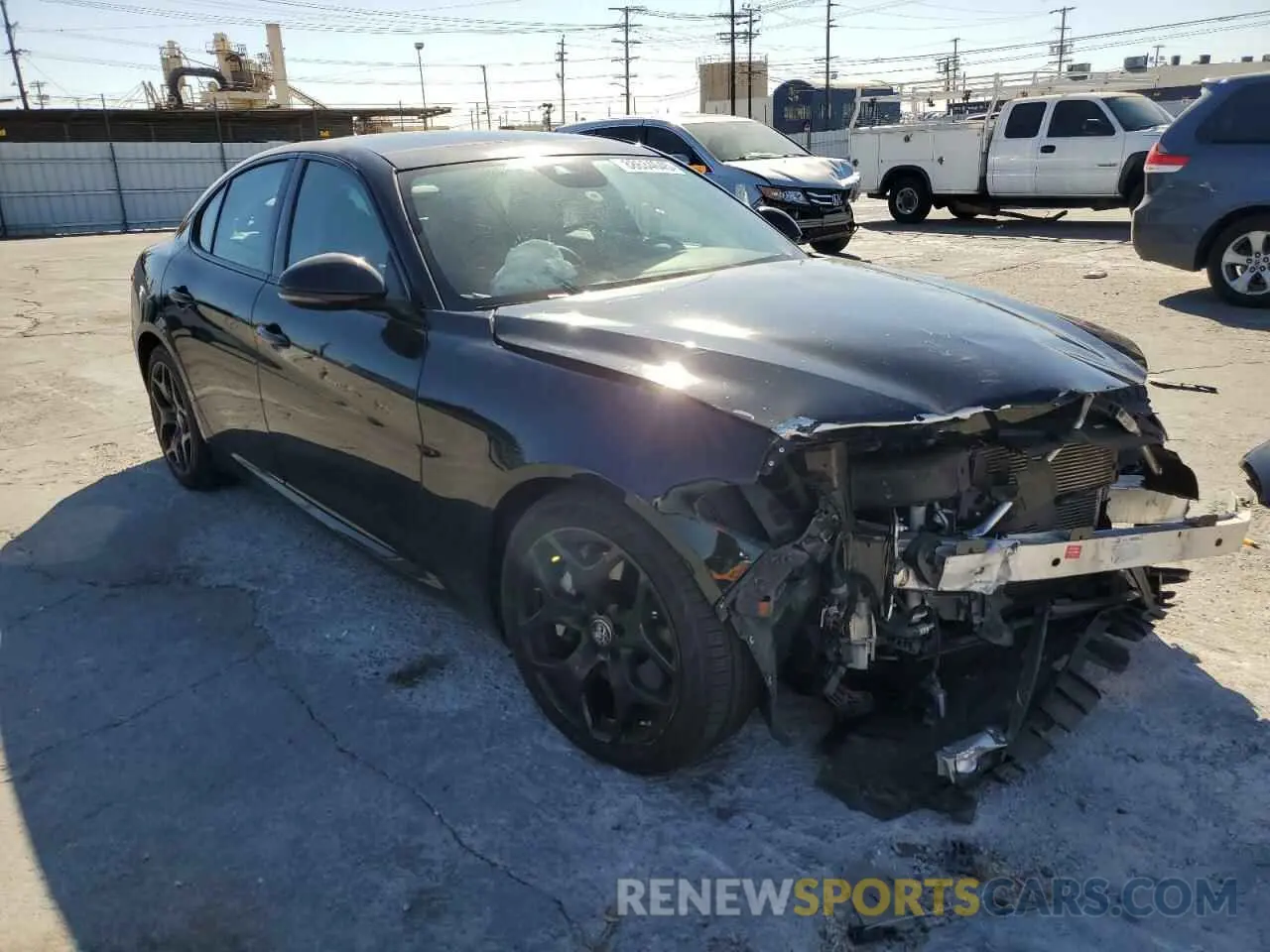 4 Photograph of a damaged car ZARFAMAN2M7649911 ALFA ROMEO GIULIA 2021