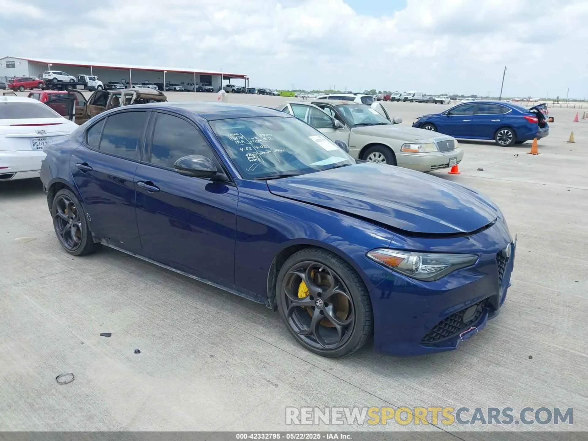 1 Photograph of a damaged car ZARFAMBN4M7648578 ALFA ROMEO GIULIA 2021