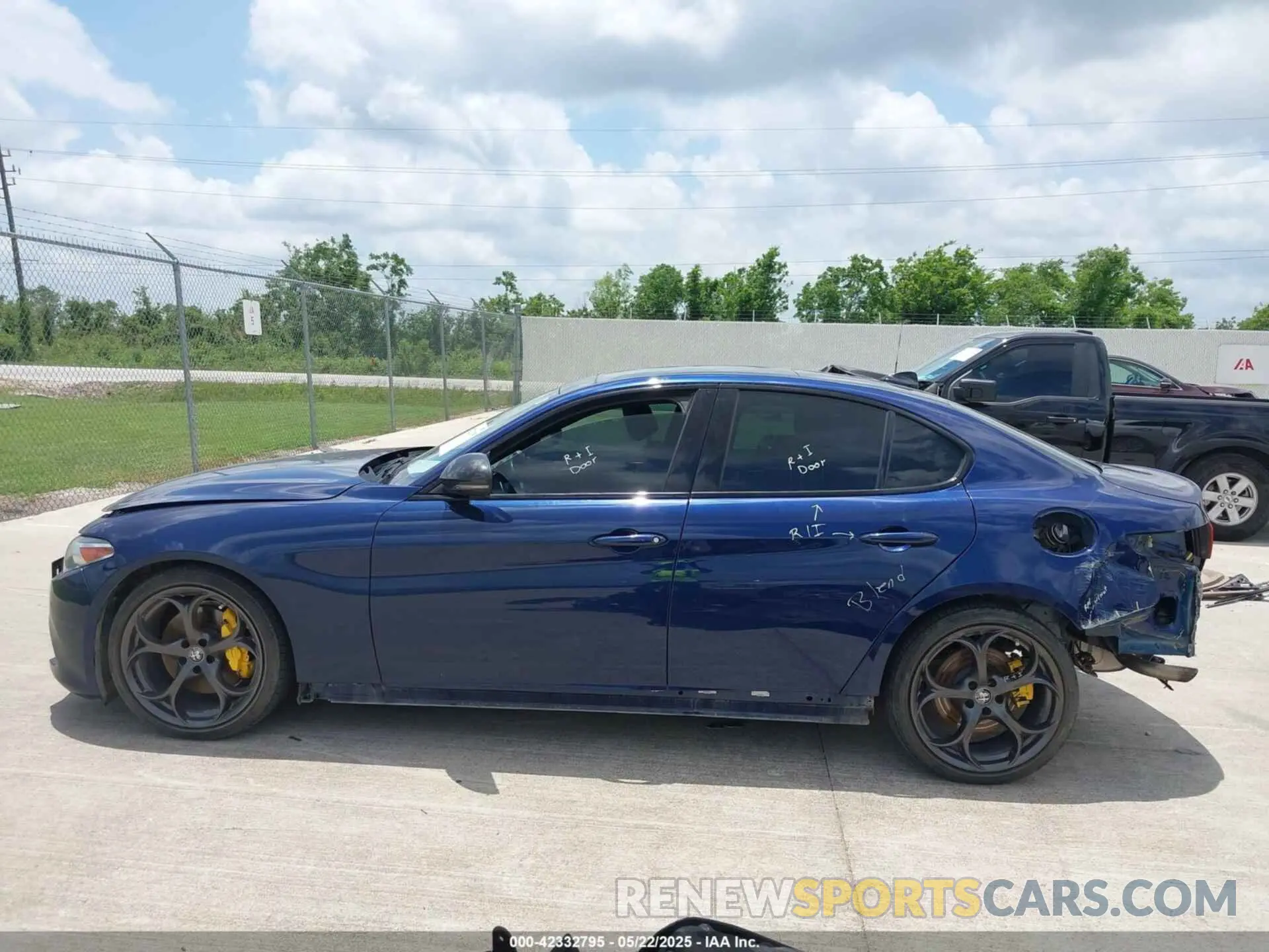 14 Photograph of a damaged car ZARFAMBN4M7648578 ALFA ROMEO GIULIA 2021