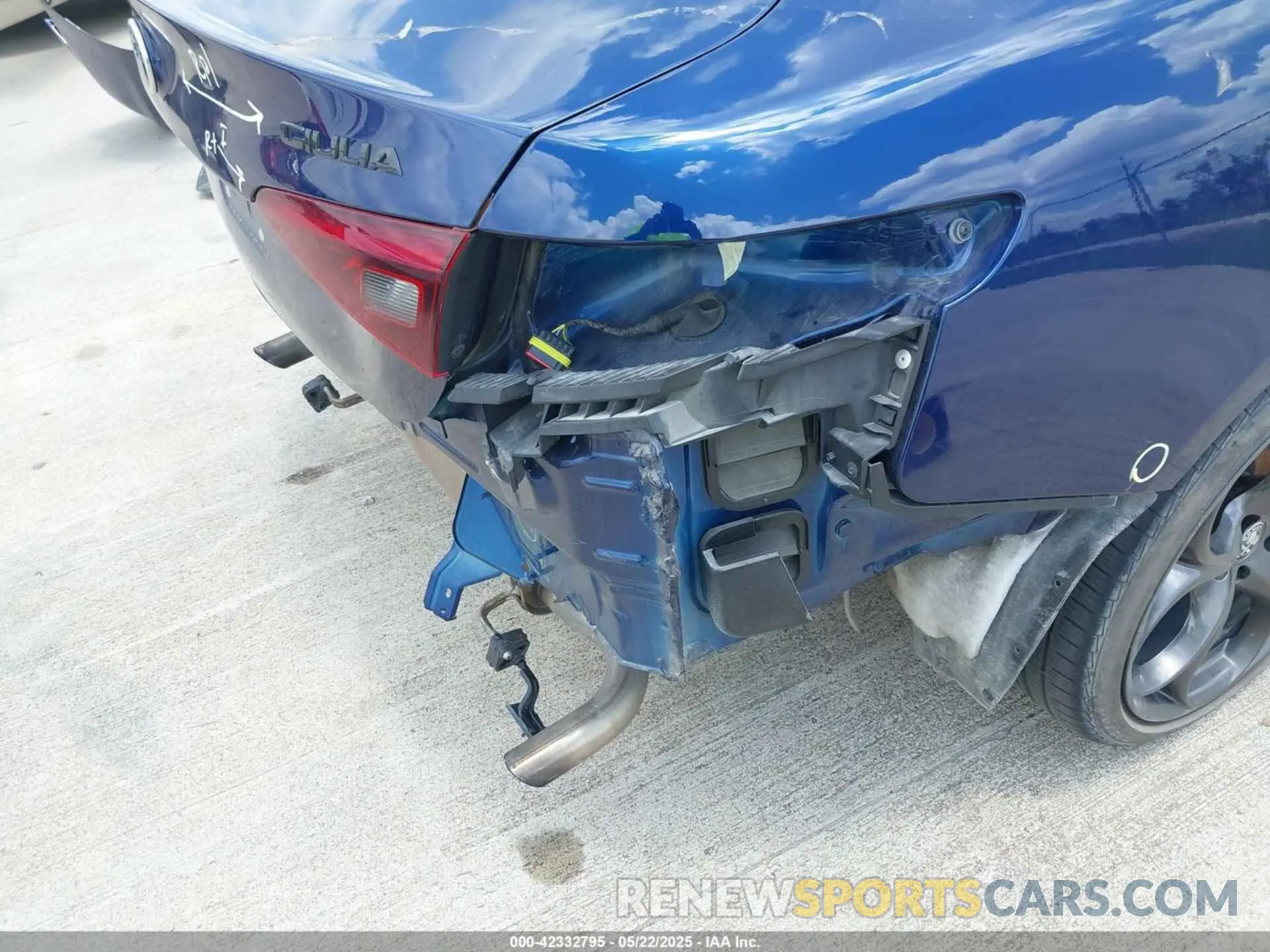18 Photograph of a damaged car ZARFAMBN4M7648578 ALFA ROMEO GIULIA 2021