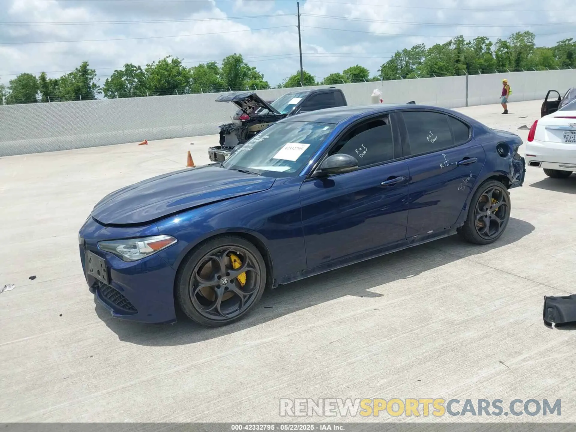 2 Photograph of a damaged car ZARFAMBN4M7648578 ALFA ROMEO GIULIA 2021