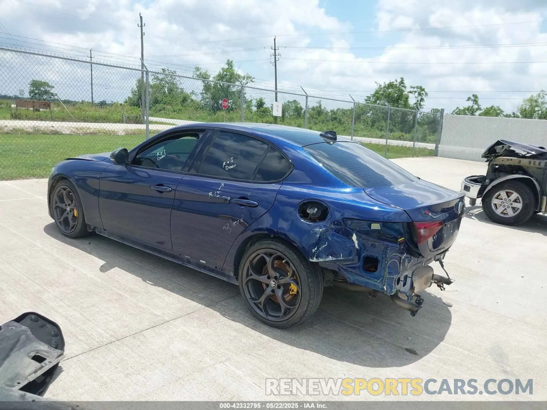 3 Photograph of a damaged car ZARFAMBN4M7648578 ALFA ROMEO GIULIA 2021