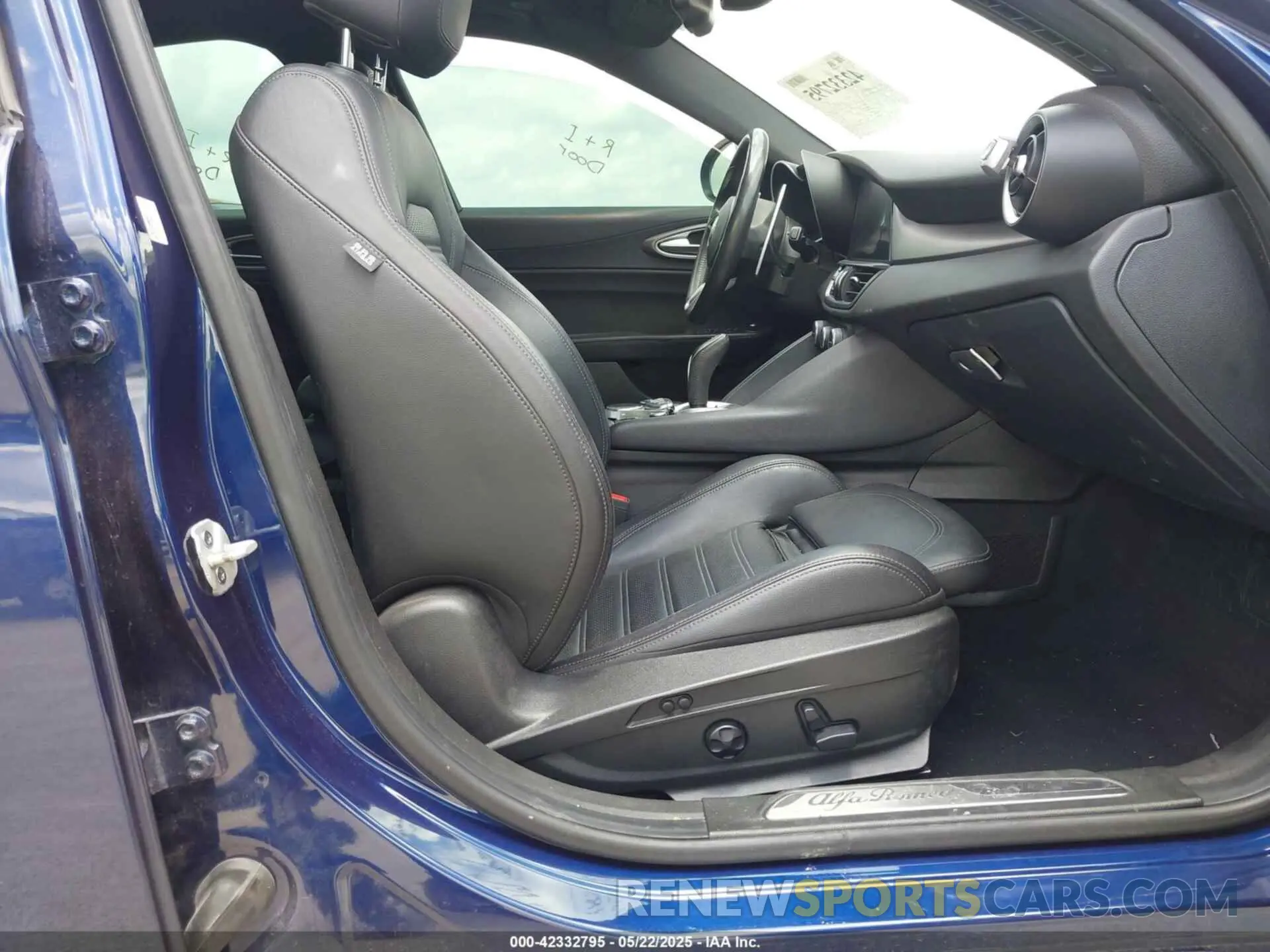 5 Photograph of a damaged car ZARFAMBN4M7648578 ALFA ROMEO GIULIA 2021