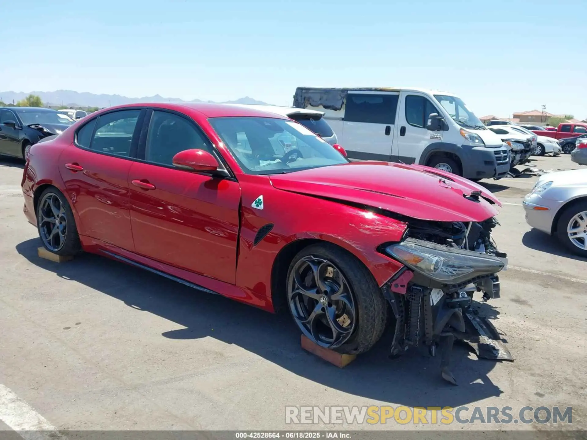 1 Photograph of a damaged car ZARFAMEV2M7644718 ALFA ROMEO GIULIA 2021