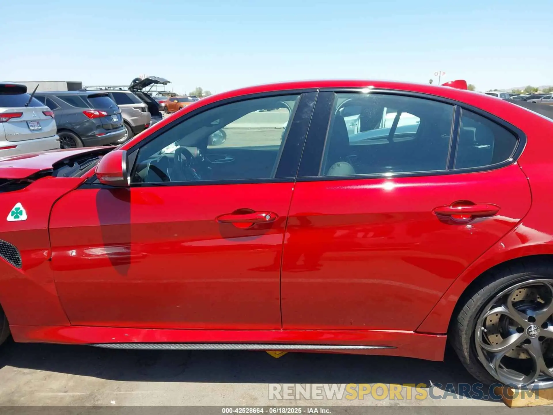14 Photograph of a damaged car ZARFAMEV2M7644718 ALFA ROMEO GIULIA 2021