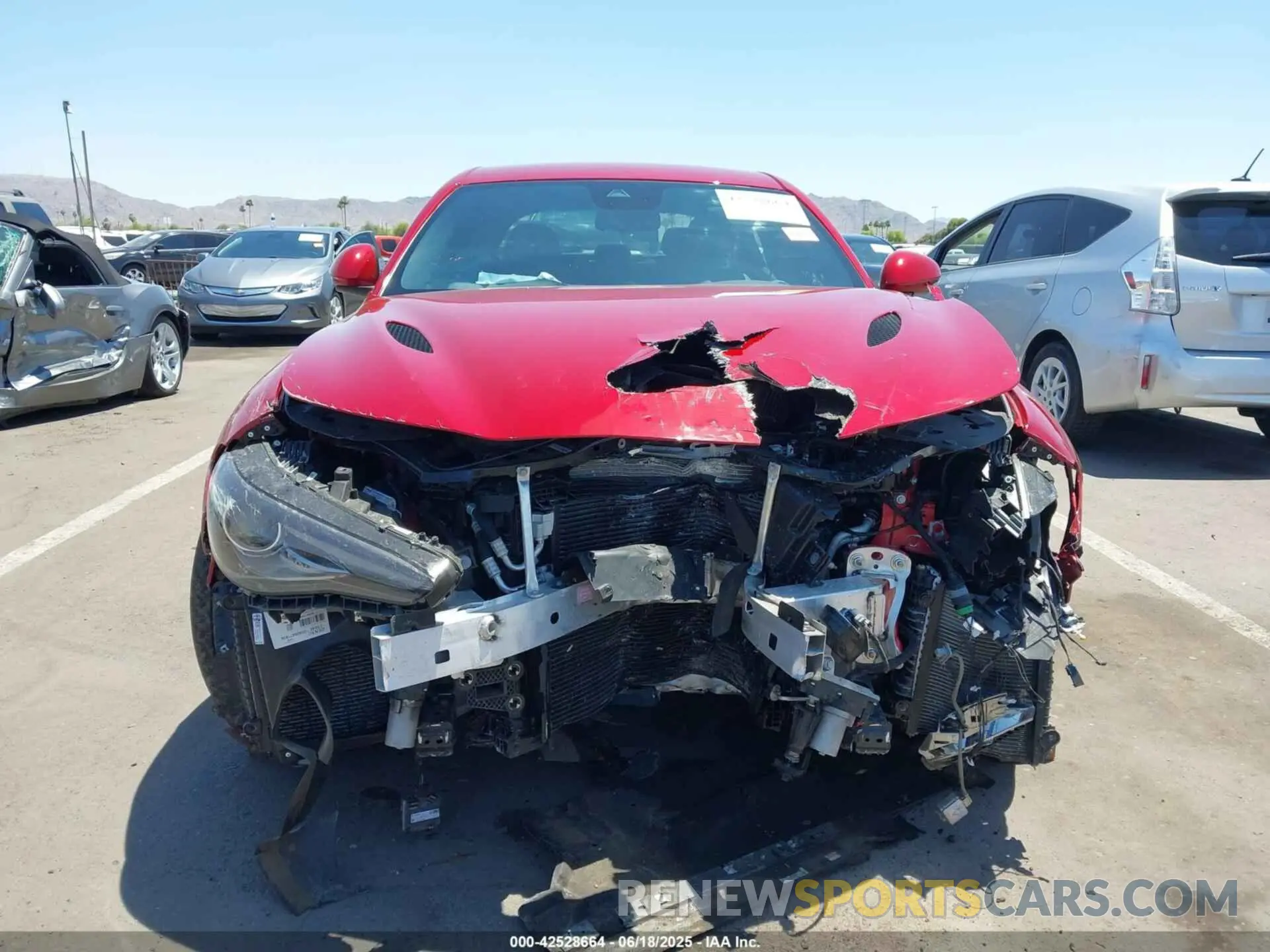 6 Photograph of a damaged car ZARFAMEV2M7644718 ALFA ROMEO GIULIA 2021
