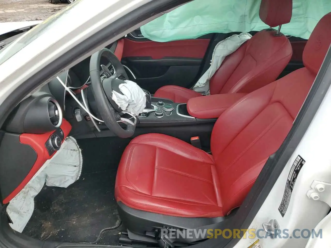 7 Photograph of a damaged car ZARFANAN4M7641198 ALFA ROMEO GIULIA 2021