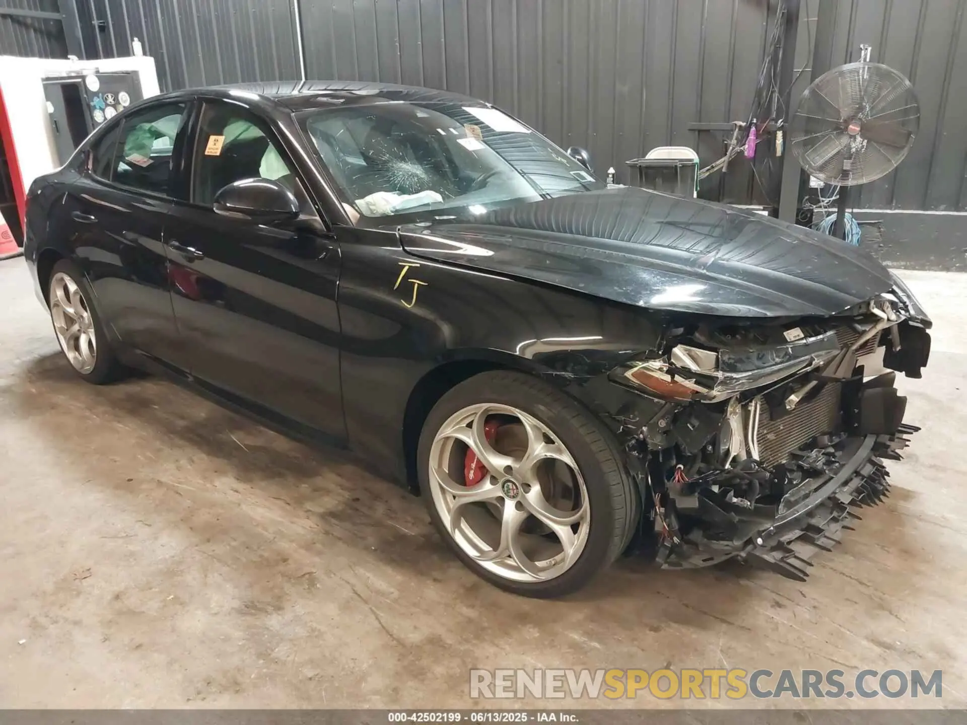 1 Photograph of a damaged car ZARFANBN7M7644482 ALFA ROMEO GIULIA 2021