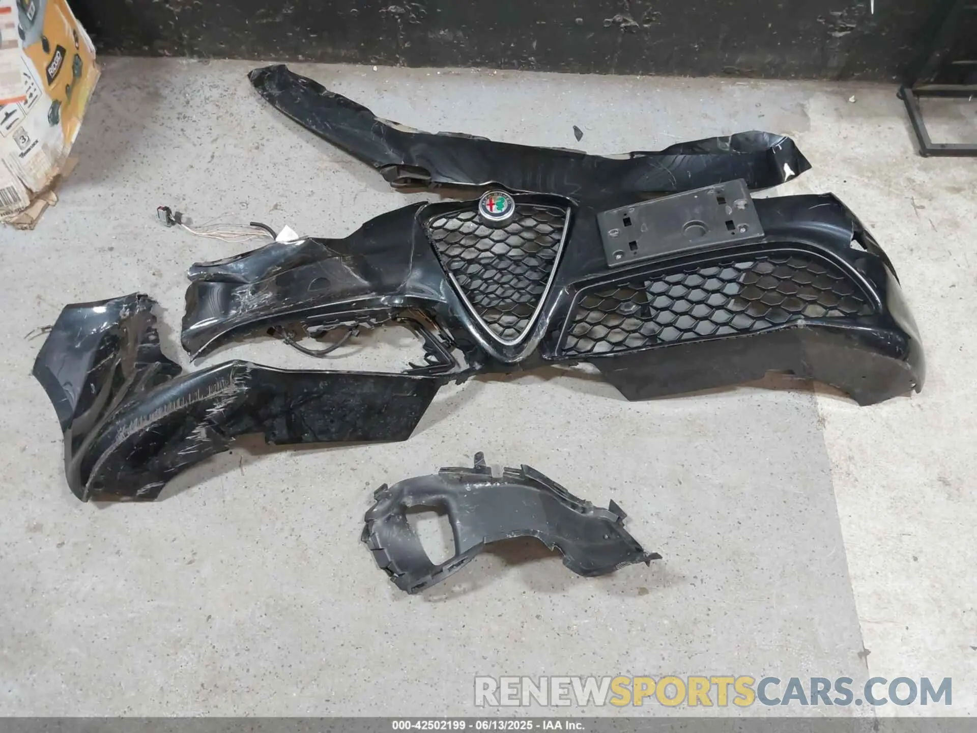 12 Photograph of a damaged car ZARFANBN7M7644482 ALFA ROMEO GIULIA 2021