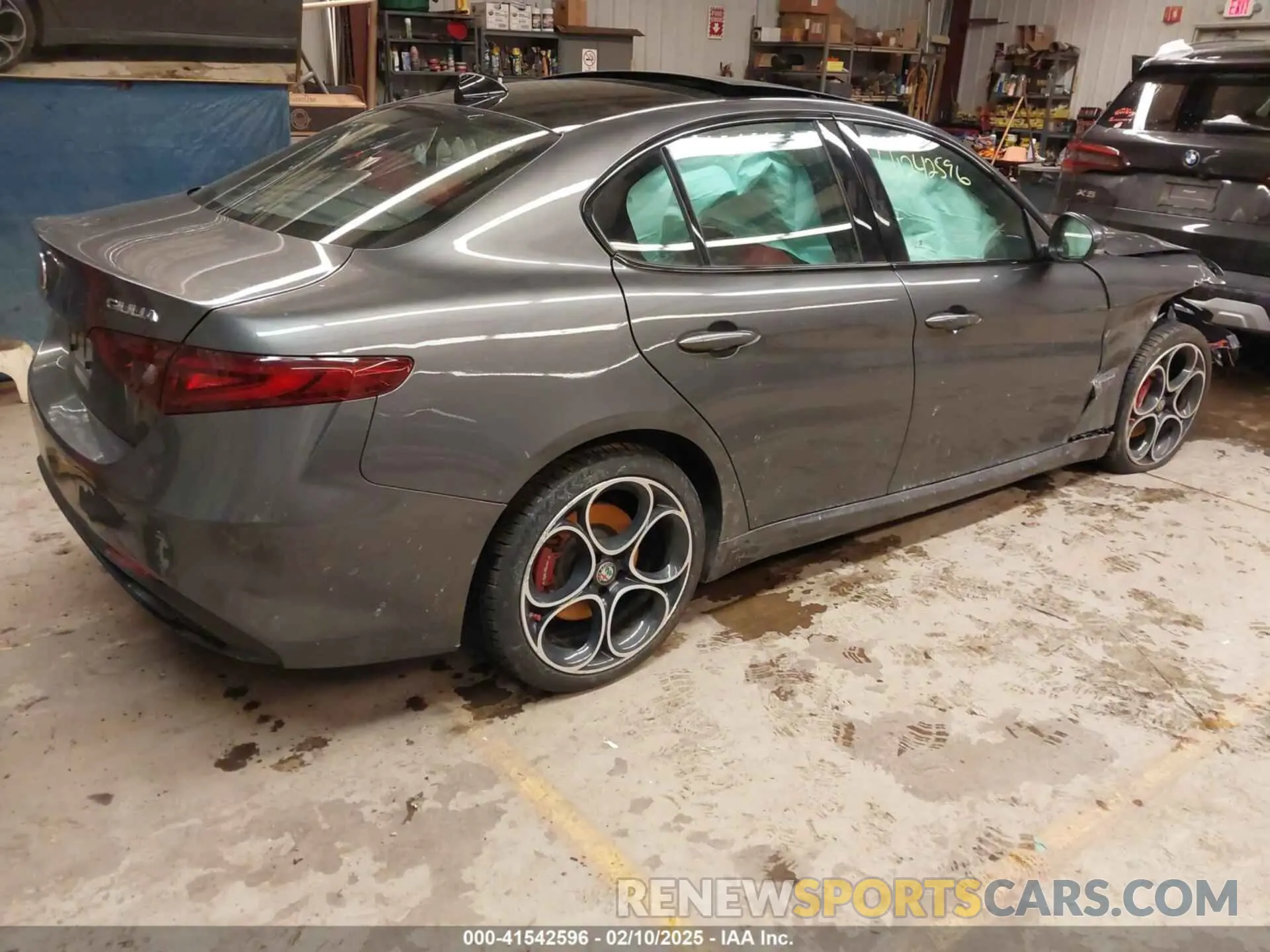 4 Photograph of a damaged car ZARFANBN9M7641230 ALFA ROMEO GIULIA 2021