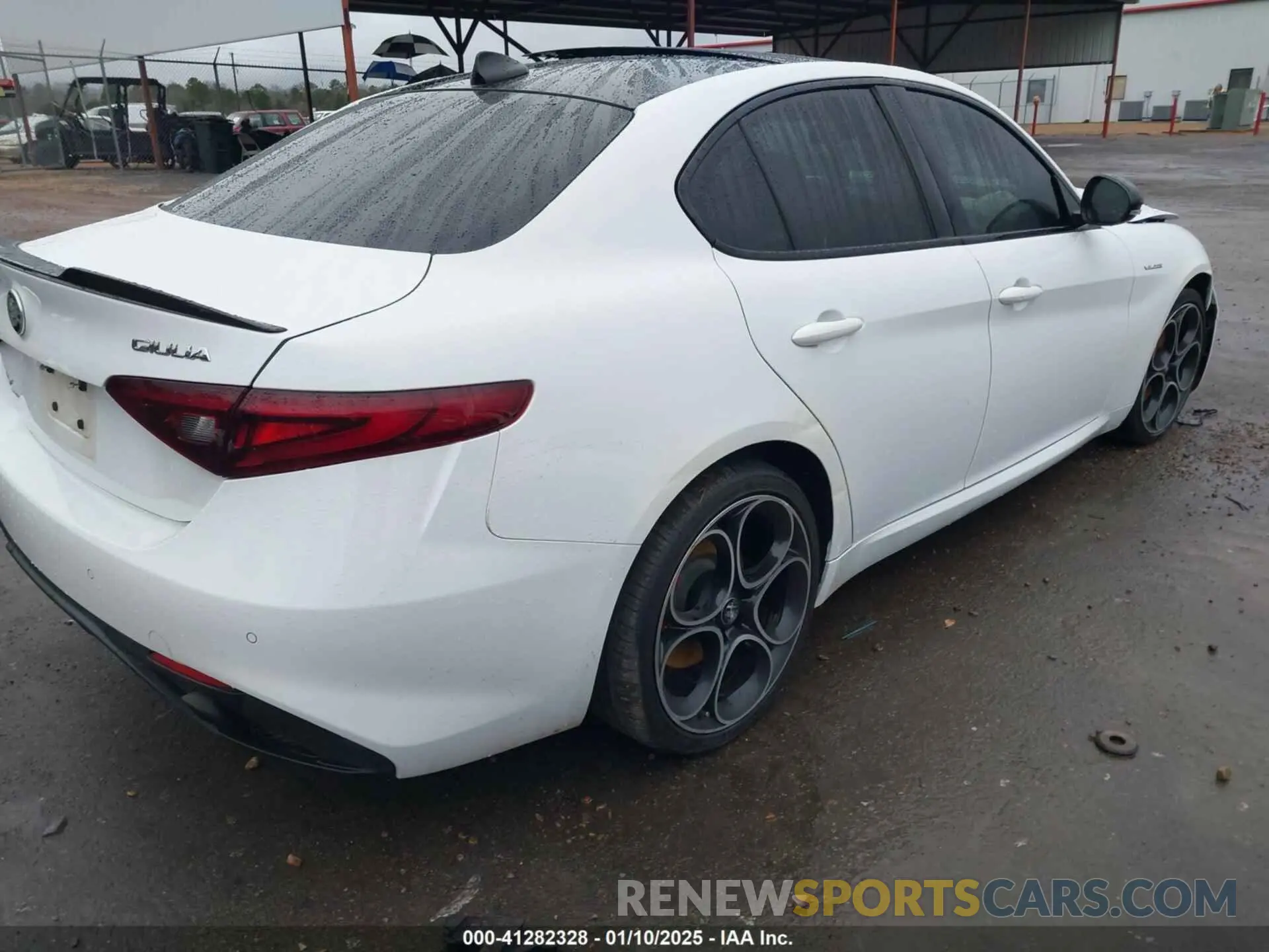 4 Photograph of a damaged car ZARFANBN2N7663474 ALFA ROMEO GIULIA 2022