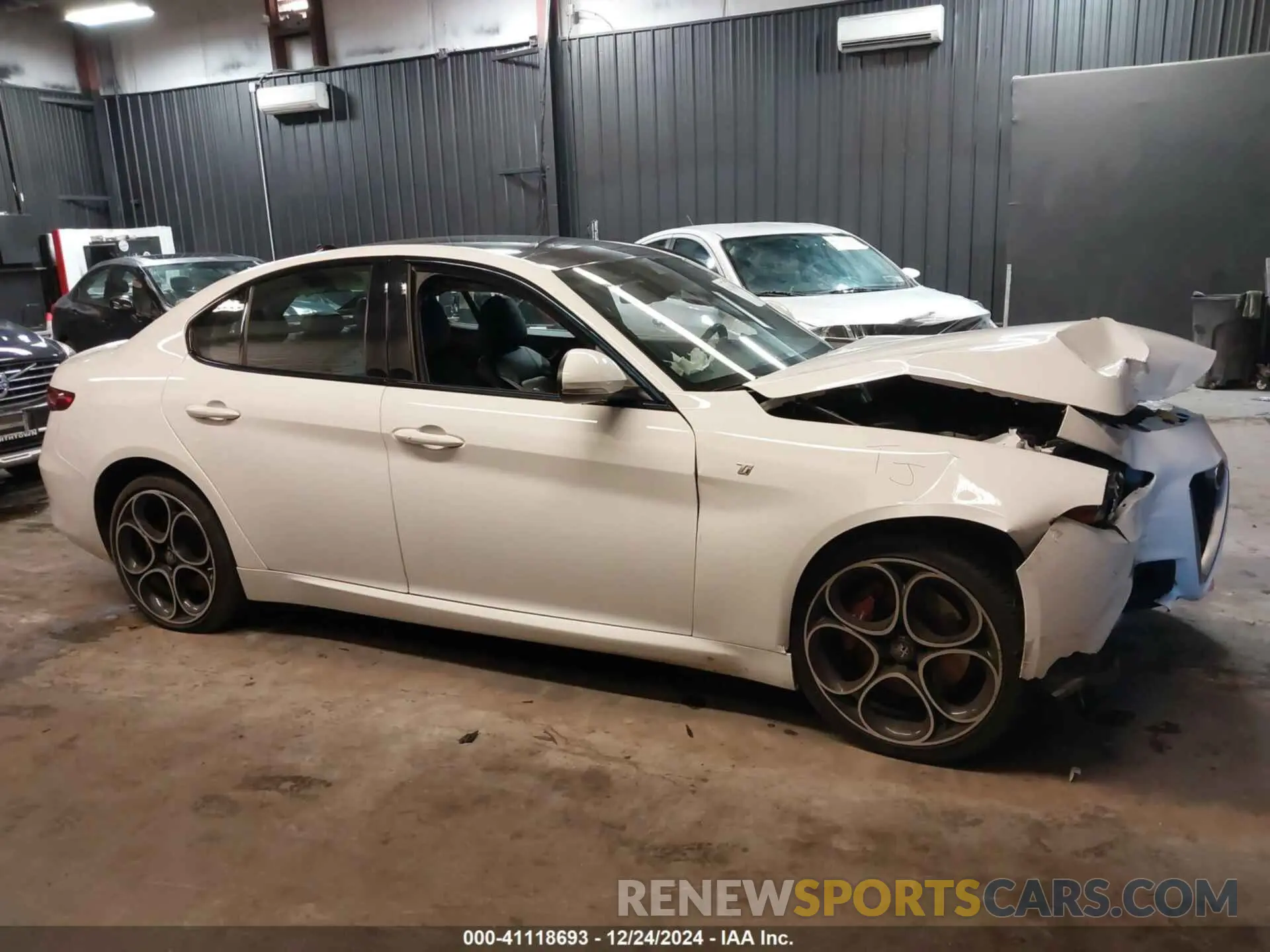 12 Photograph of a damaged car ZARFANBN8N7661843 ALFA ROMEO GIULIA 2022