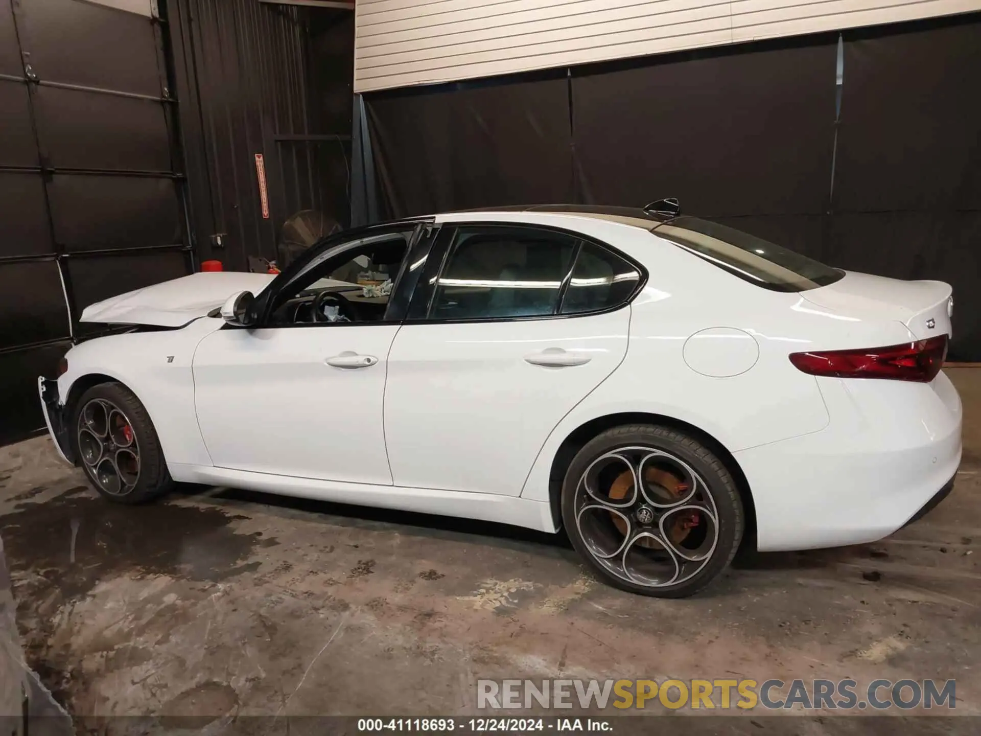 13 Photograph of a damaged car ZARFANBN8N7661843 ALFA ROMEO GIULIA 2022