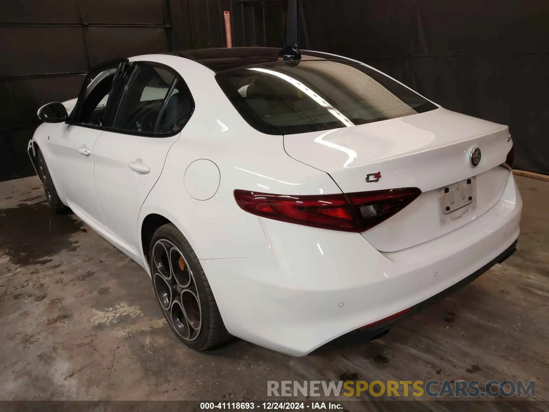 3 Photograph of a damaged car ZARFANBN8N7661843 ALFA ROMEO GIULIA 2022