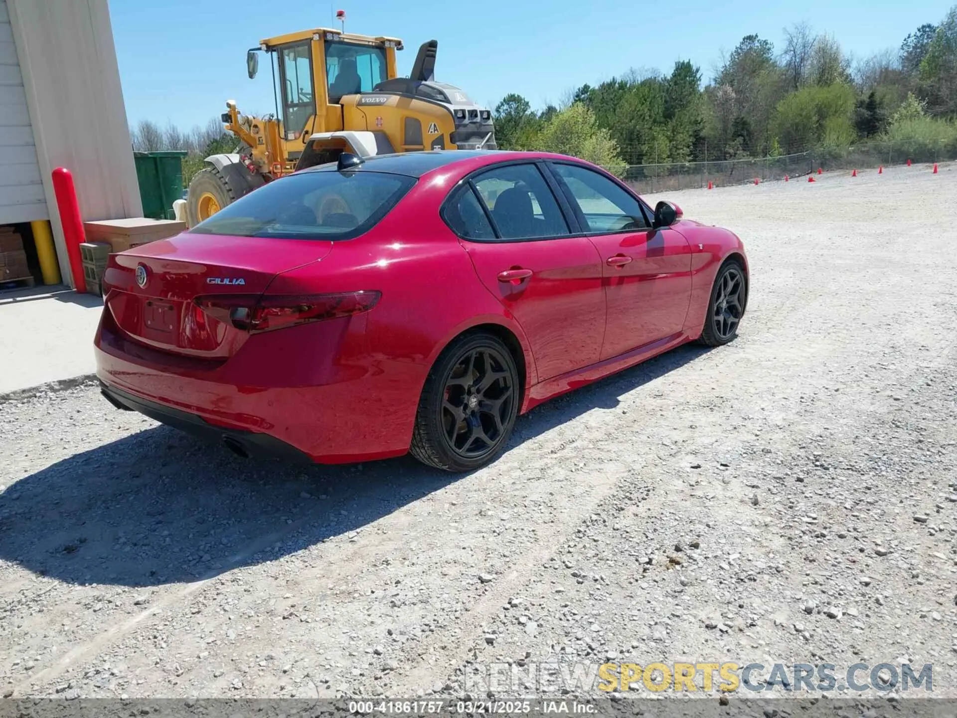 4 Photograph of a damaged car ZARFAMBN2P7671183 ALFA ROMEO GIULIA 2023