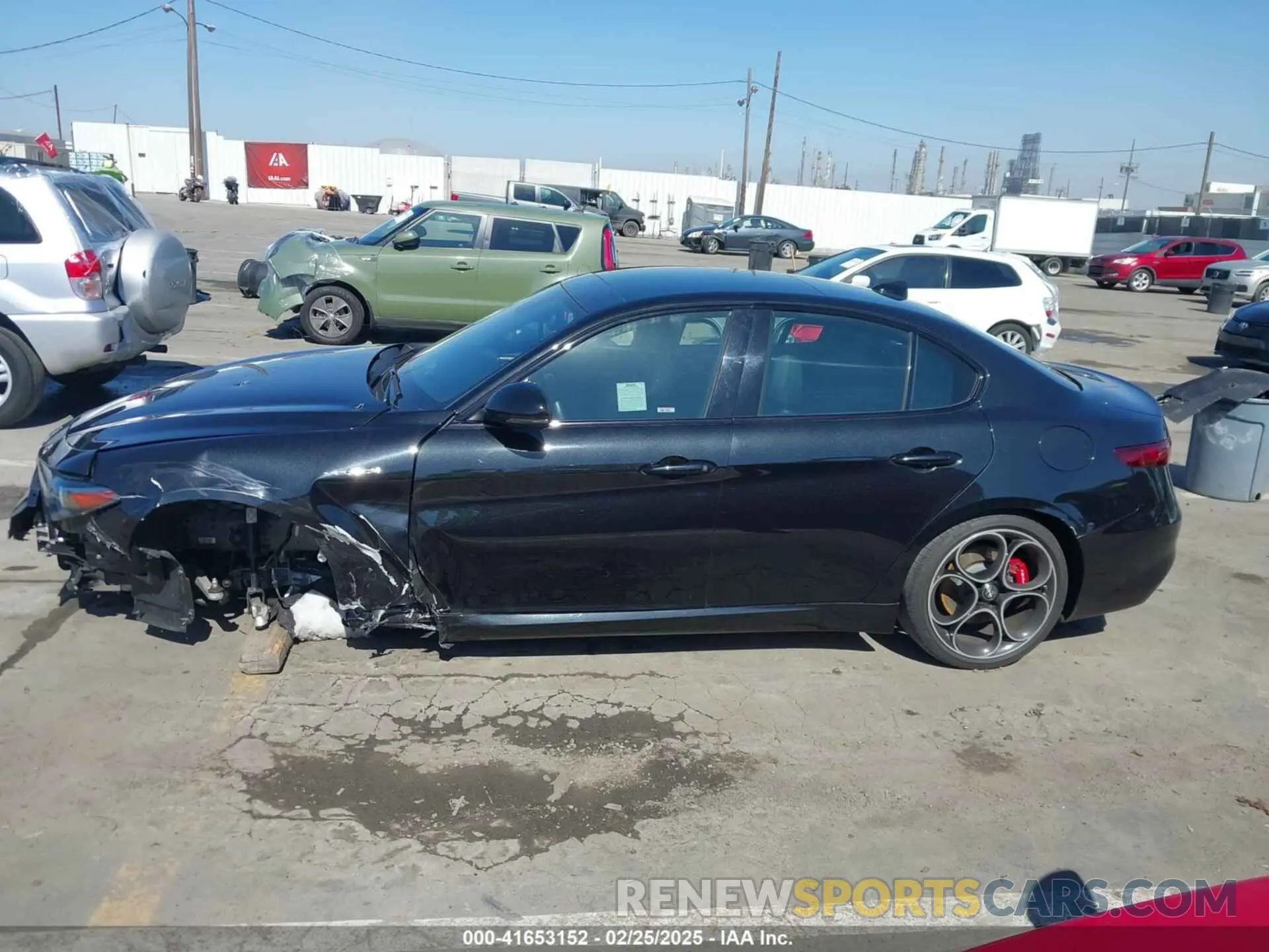 14 Photograph of a damaged car ZARFAMBN3P7669541 ALFA ROMEO GIULIA 2023