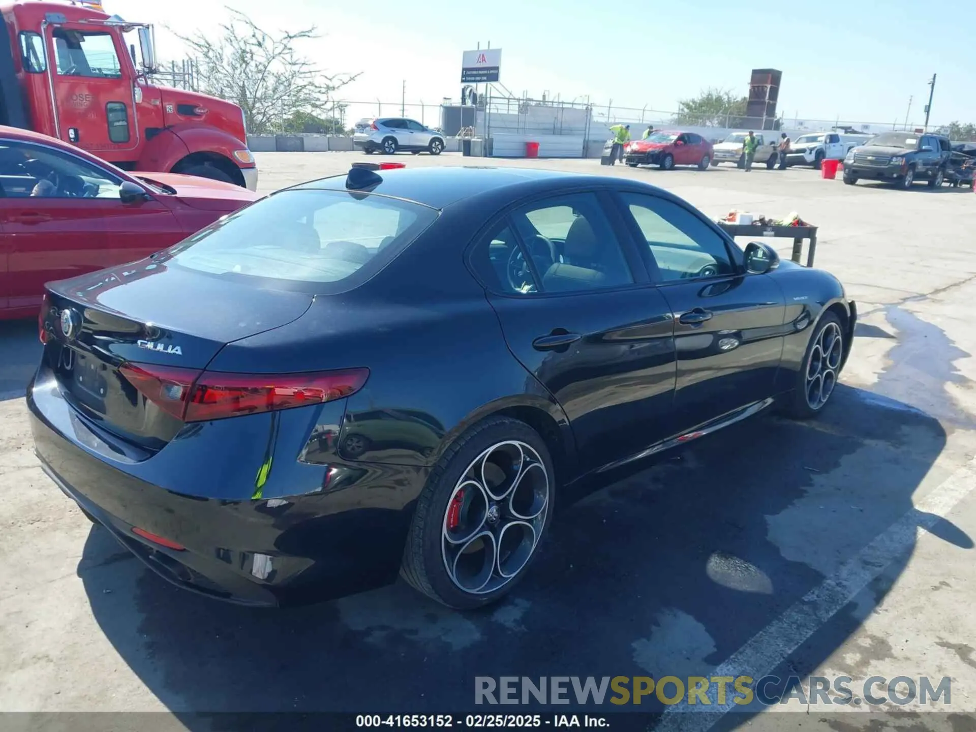 4 Photograph of a damaged car ZARFAMBN3P7669541 ALFA ROMEO GIULIA 2023