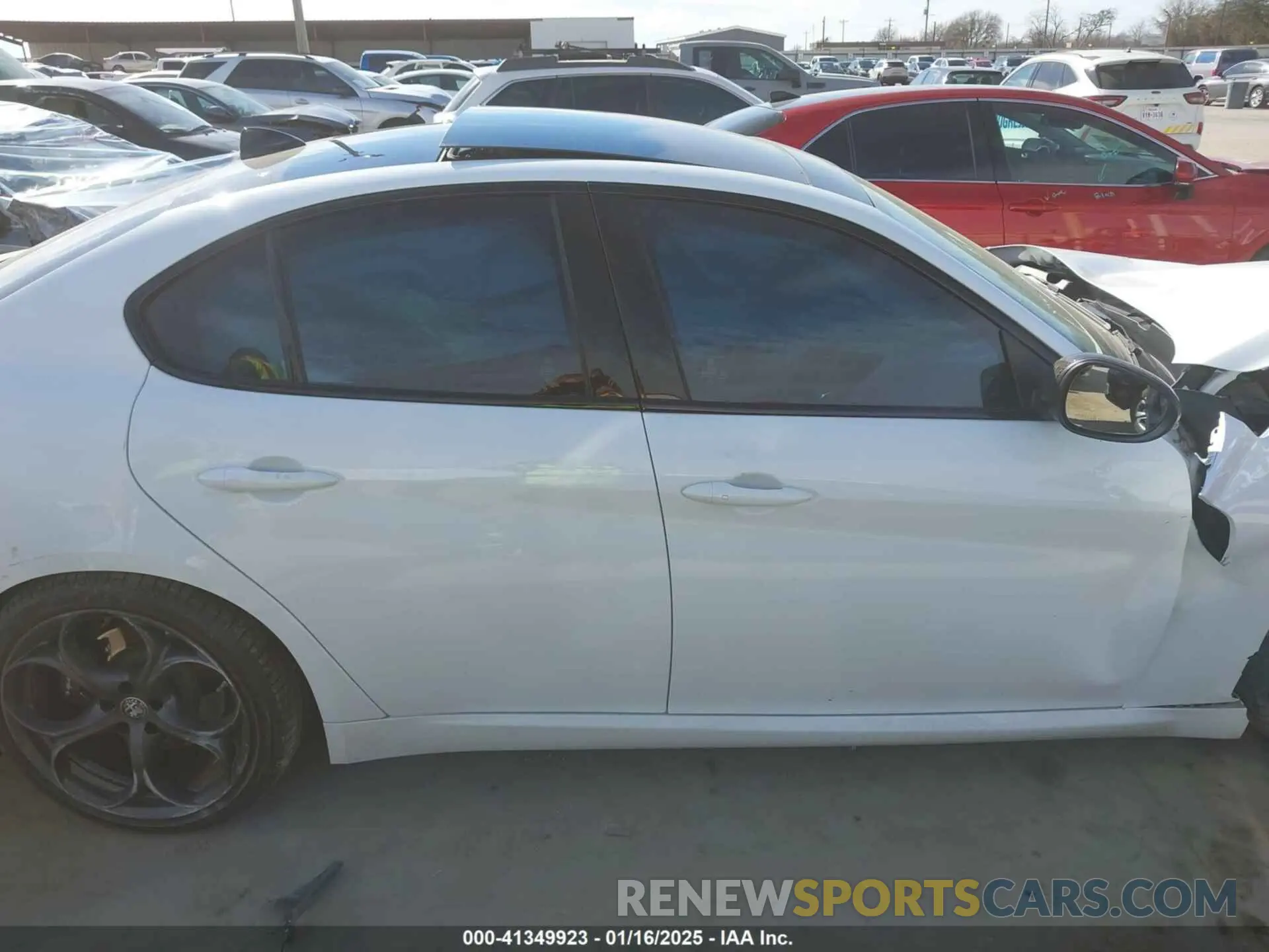 13 Photograph of a damaged car ZARFAMBN3P7670673 ALFA ROMEO GIULIA 2023