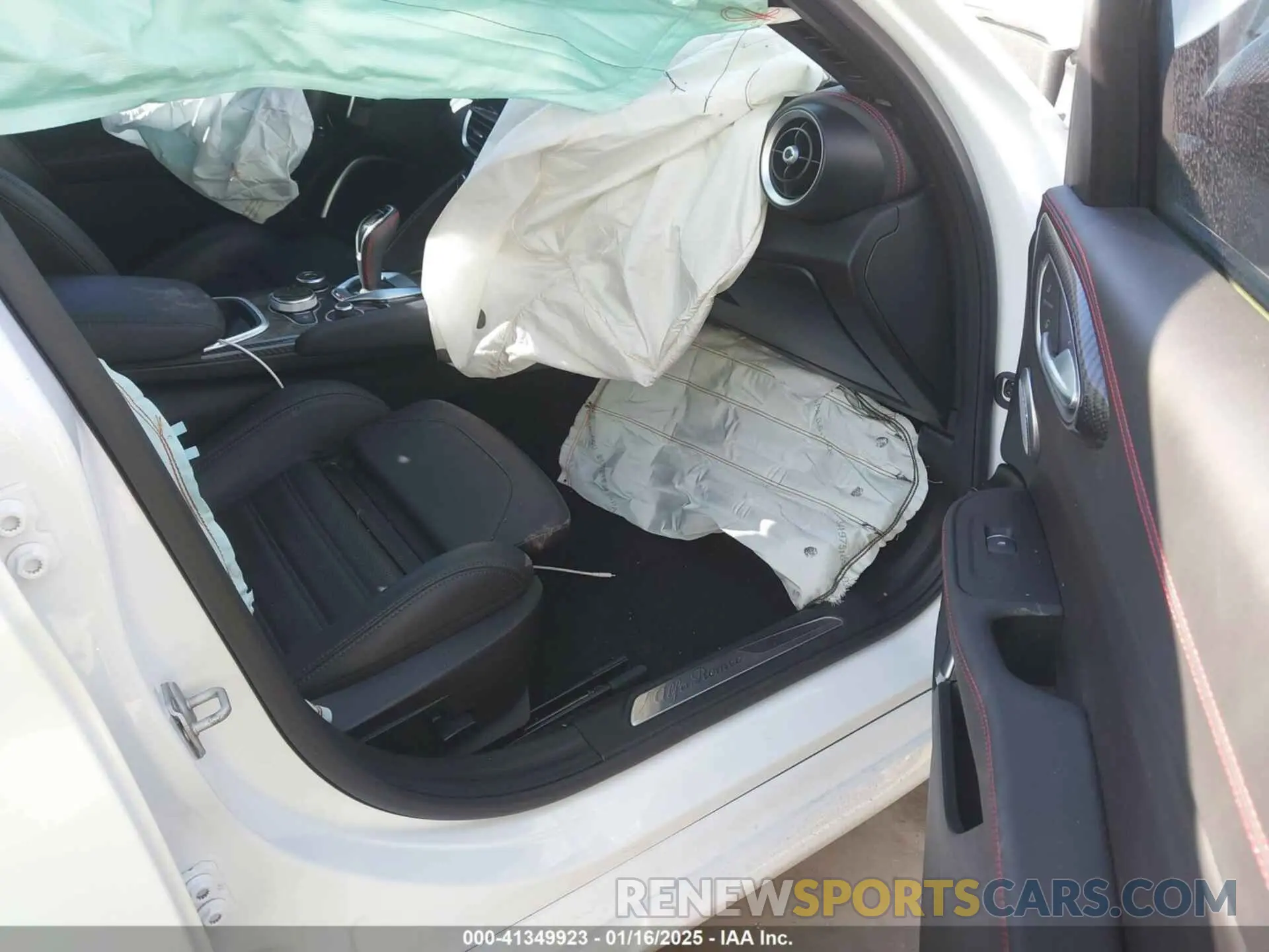 5 Photograph of a damaged car ZARFAMBN3P7670673 ALFA ROMEO GIULIA 2023
