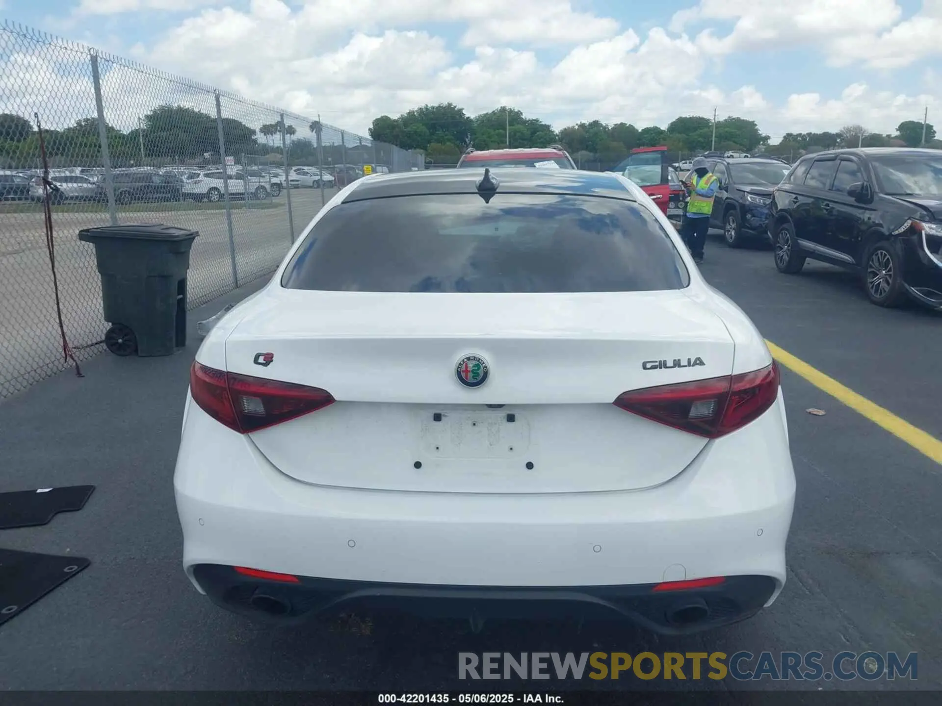 17 Photograph of a damaged car ZARFAMBN5P7669024 ALFA ROMEO GIULIA 2023