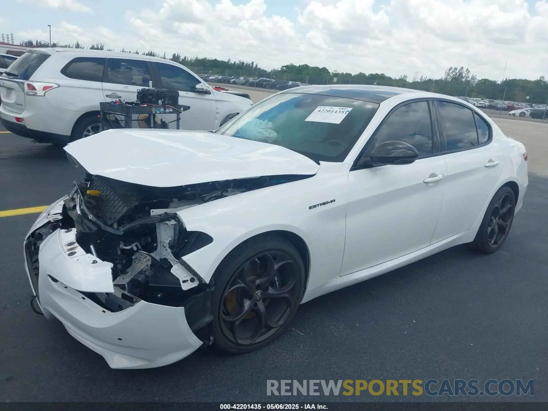 2 Photograph of a damaged car ZARFAMBN5P7669024 ALFA ROMEO GIULIA 2023