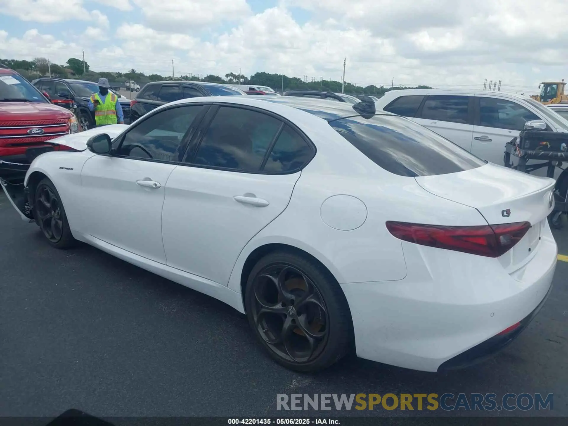 3 Photograph of a damaged car ZARFAMBN5P7669024 ALFA ROMEO GIULIA 2023