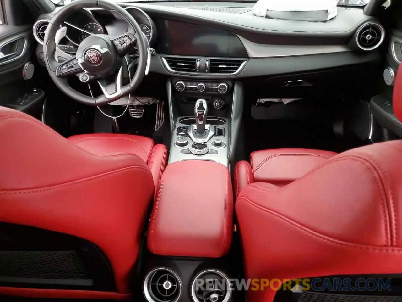 8 Photograph of a damaged car ZARFAMBN7P7669364 ALFA ROMEO GIULIA 2023