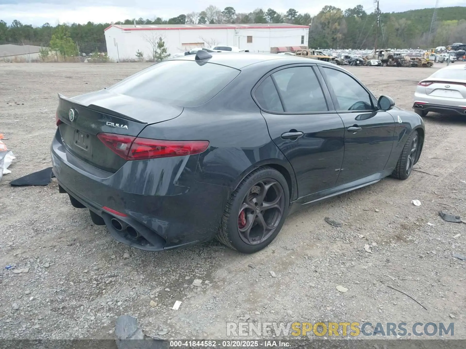 4 Photograph of a damaged car ZARFAMEV9P7677087 ALFA ROMEO GIULIA 2023