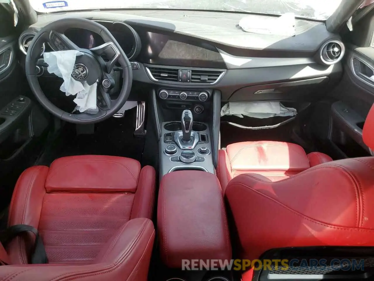 8 Photograph of a damaged car ZARFAMBN1R7681805 ALFA ROMEO GIULIA 2024