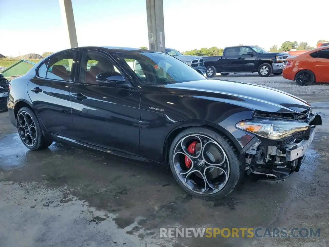 4 Photograph of a damaged car ZARFAMBN1N7654274 ALFA ROMEO GIULIA SUP 2022
