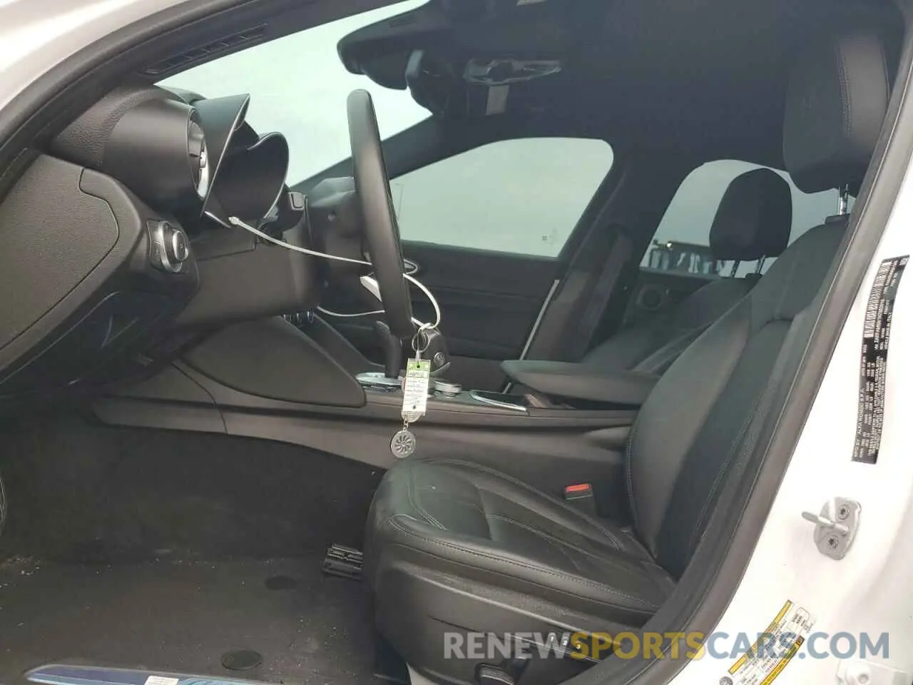 7 Photograph of a damaged car ZARFAMBN1N7663010 ALFA ROMEO GIULIA SUP 2022